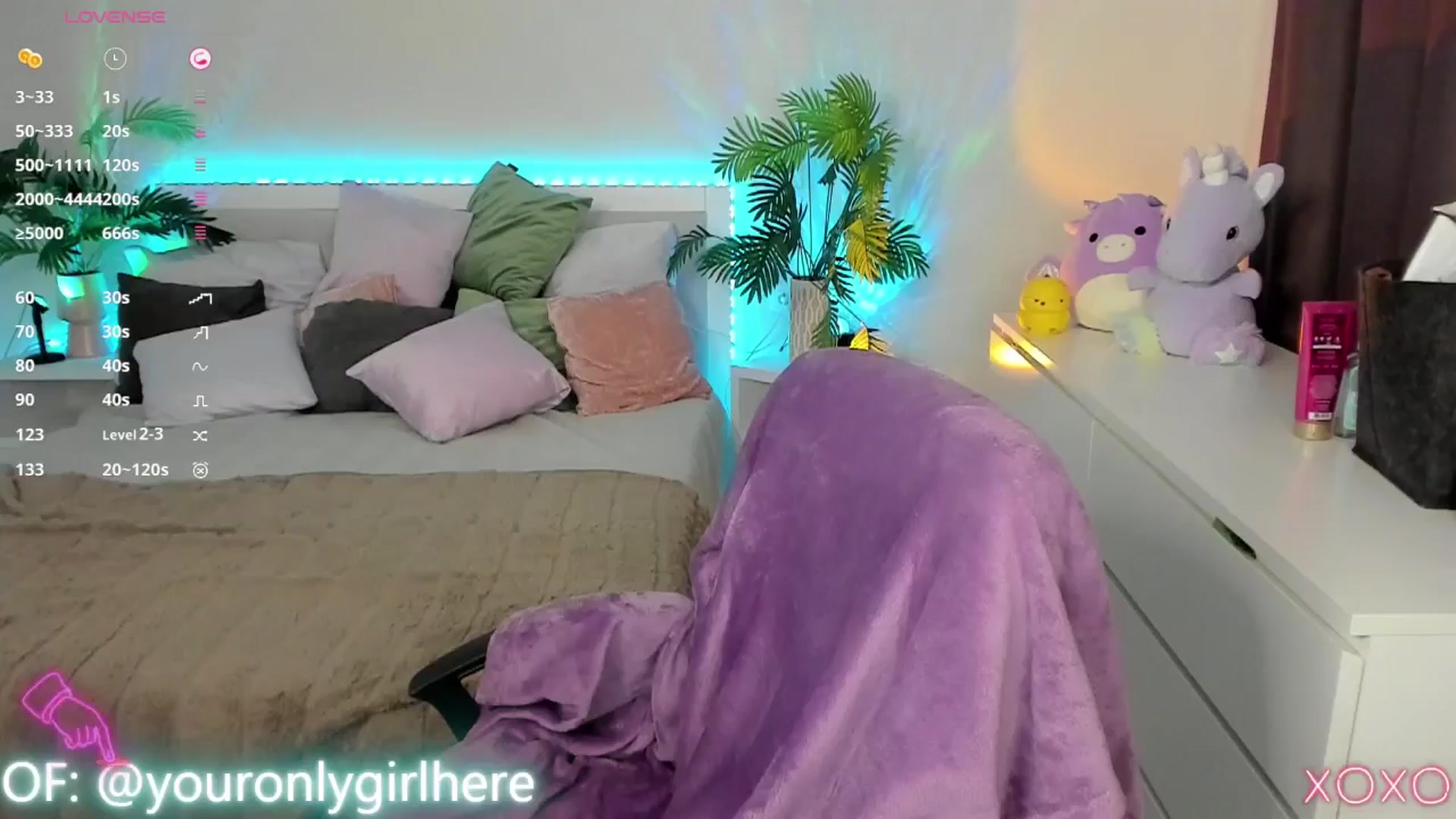 Gallery image thumbnail from Emmy_Emmy's myfreecams stream on, 05/03/2025, 11:14 image 10 of 20