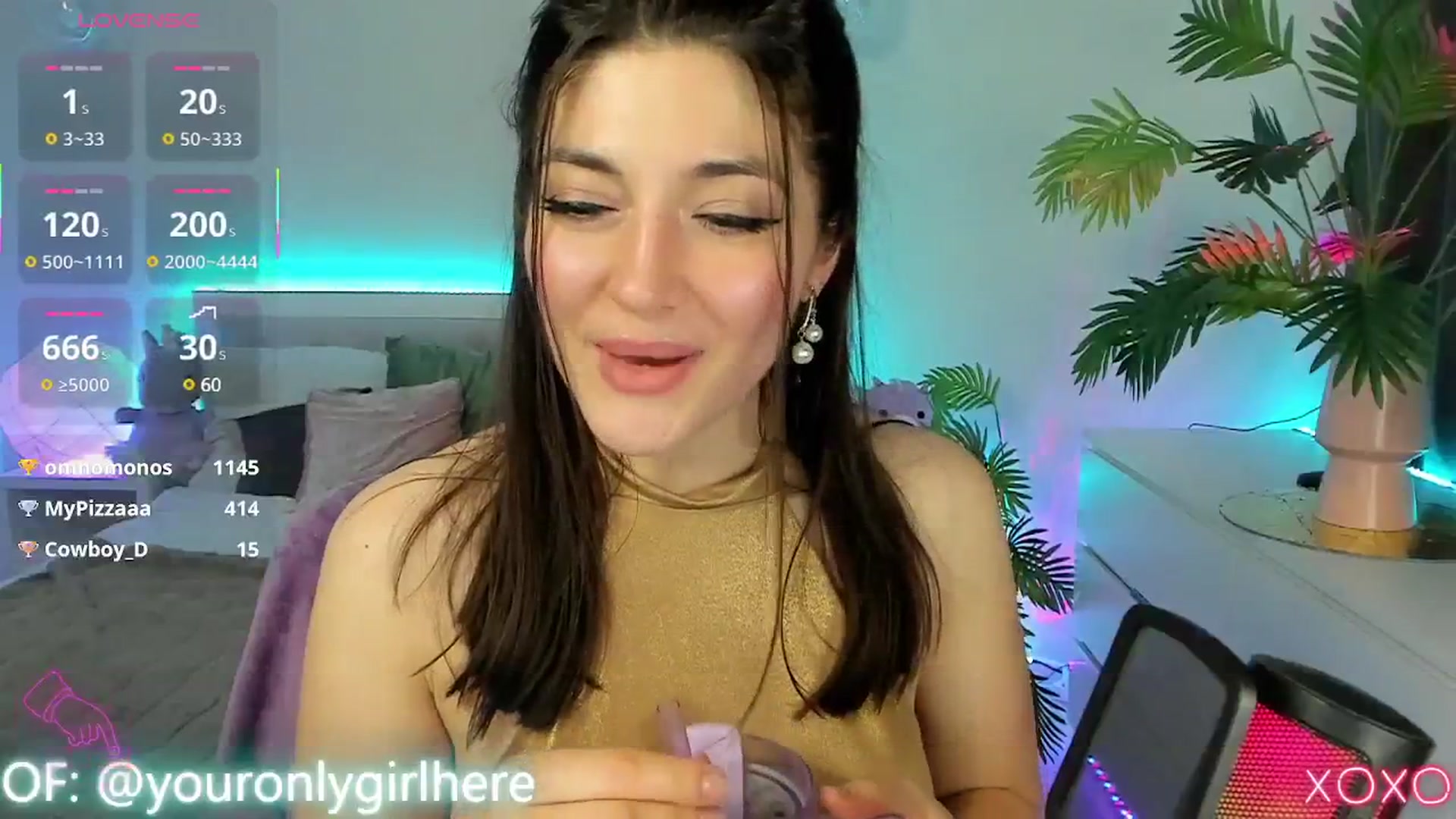 Gallery image thumbnail from Emmy_Emmy's myfreecams stream on, 06/12/2025, 08:21 image 6 of 20
