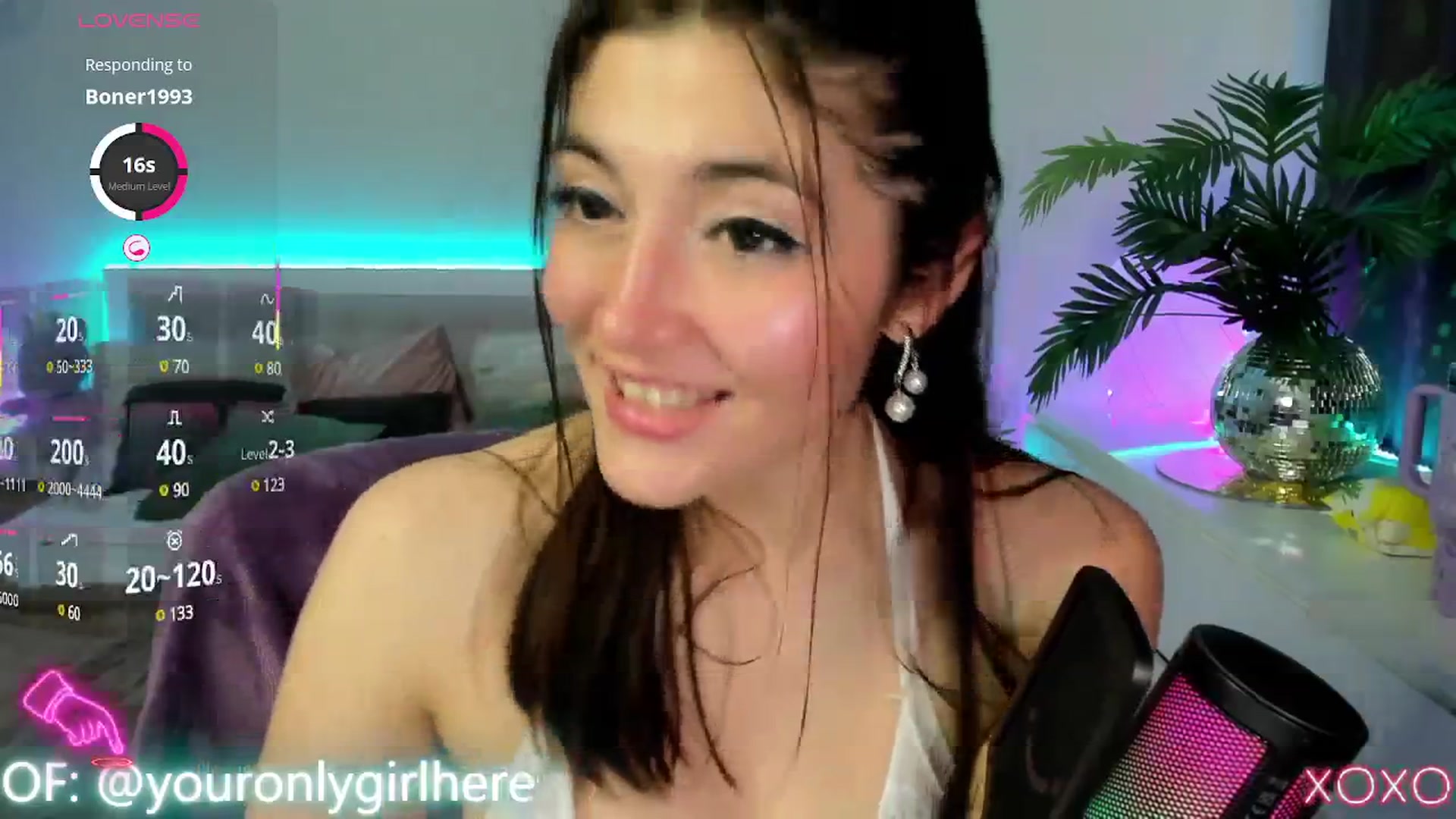 Gallery image thumbnail from Emmy_Emmy's myfreecams stream on, 06/23/2025, 11:29 image 9 of 20
