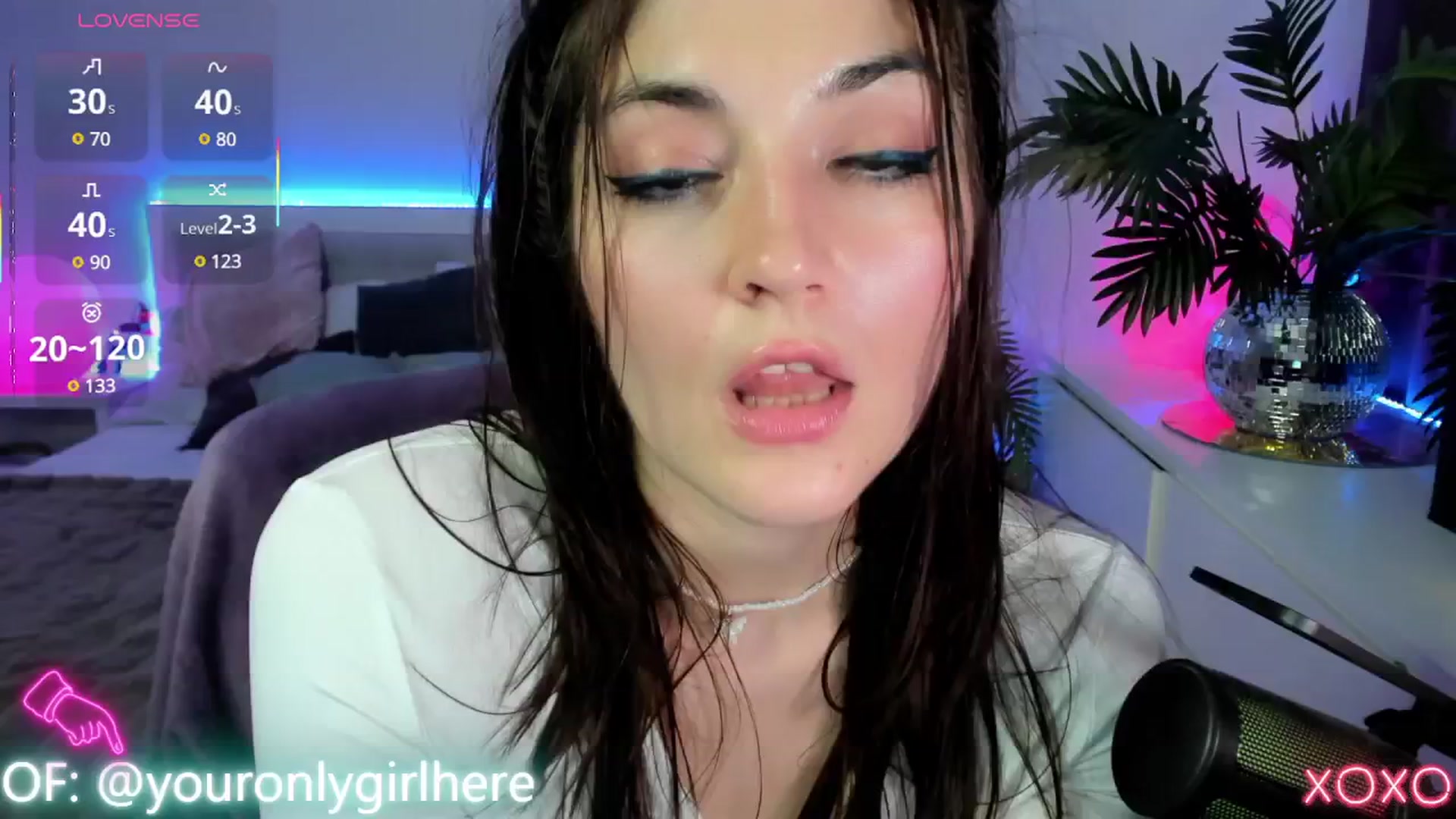 Gallery image thumbnail from Emmy_Emmy's myfreecams stream on, 07/04/2025, 10:06 image 13 of 20