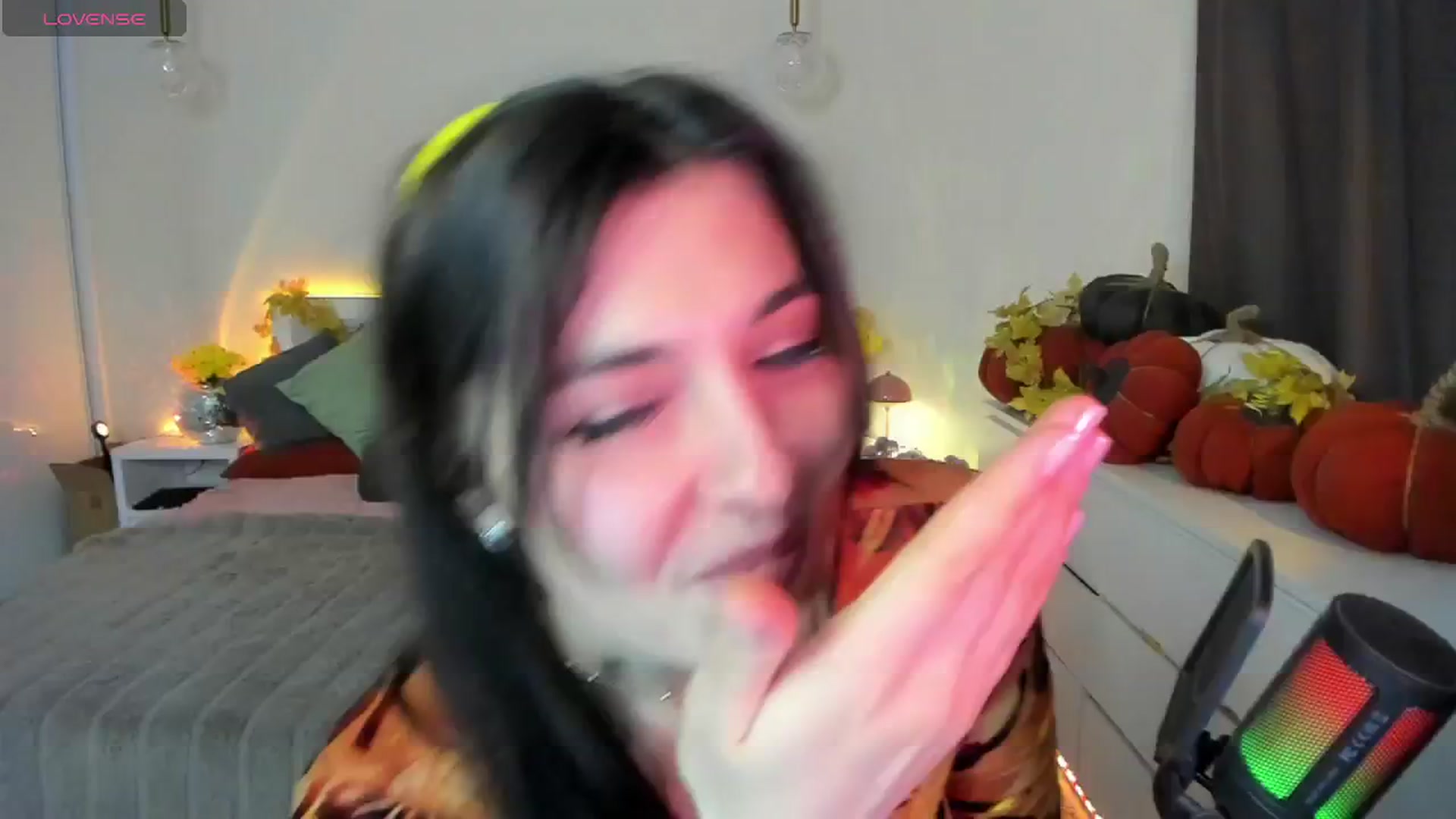 Gallery image thumbnail from Emmy_Emmy's myfreecams stream on, 10/01/2025, 11:34 image 4 of 20