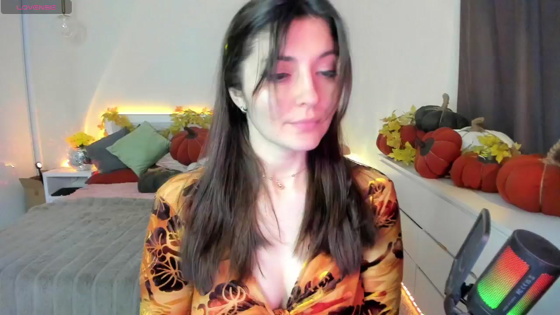 Gallery image thumbnail from Emmy_Emmy's myfreecams stream on, 10/01/2025, 11:34 image 1 of 20