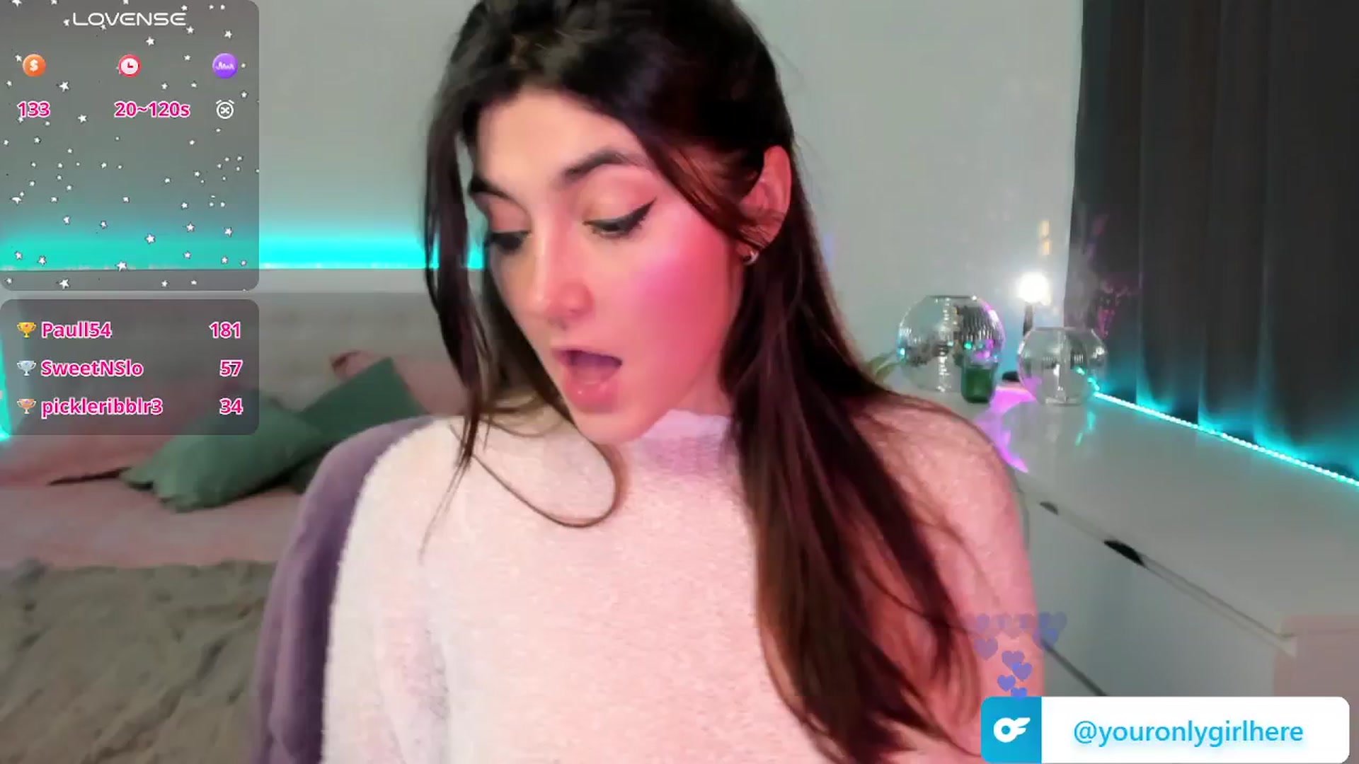 Gallery image thumbnail from Emmy_Emmy's myfreecams stream on, 01/03/2026, 13:41 image 4 of 20