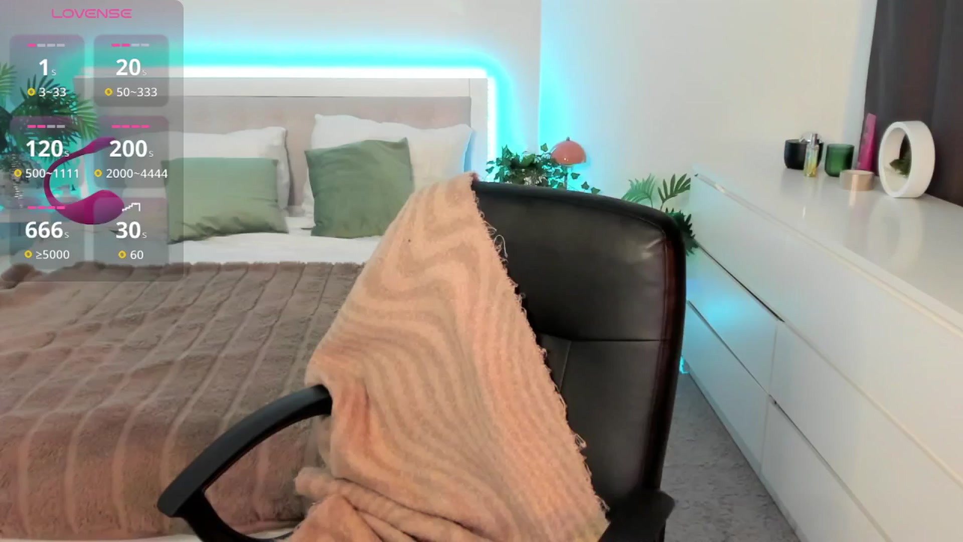 Gallery image thumbnail from Emmy_Emmy's myfreecams stream on, 03/30/2026, 14:04 image 5 of 20