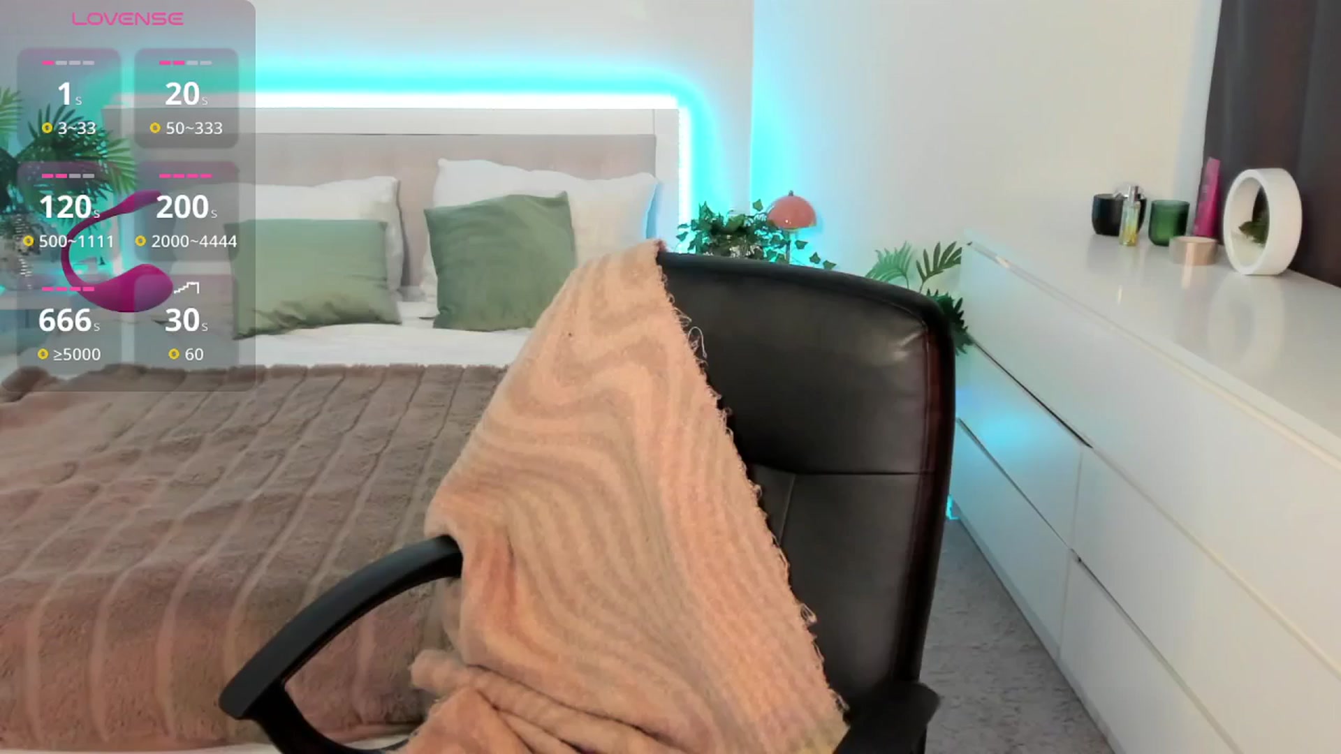 Gallery image thumbnail from Emmy_Emmy's myfreecams stream on, 03/30/2026, 14:04 image 3 of 20