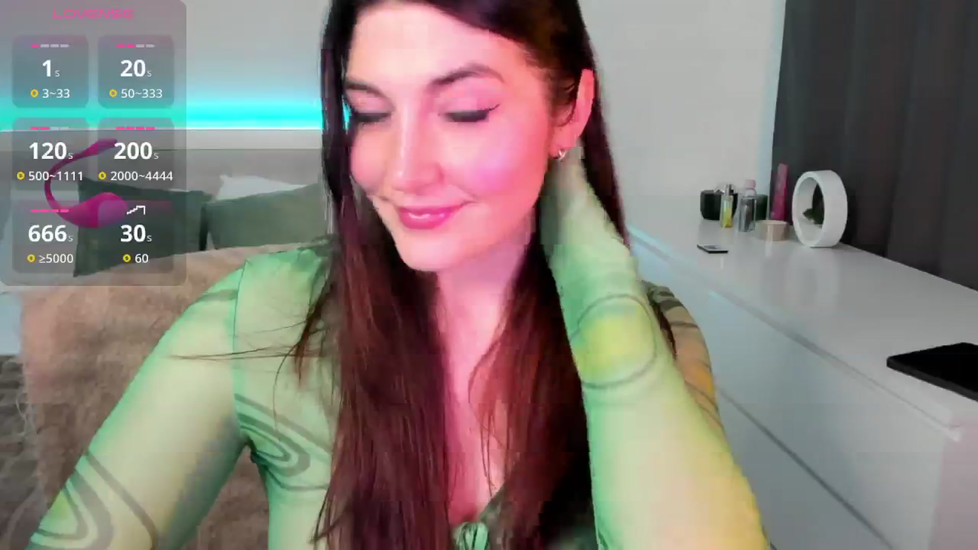 Gallery image thumbnail from Emmy_Emmy's myfreecams stream on, 04/01/2026, 12:25 image 14 of 20