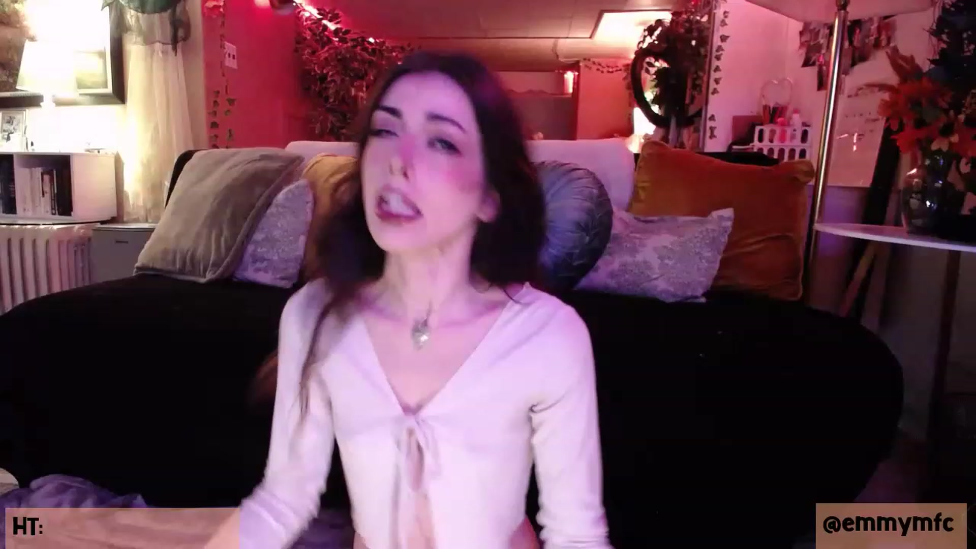 Gallery image thumbnail from Emmy_Rose's myfreecams stream on, 11/28/2022, 04:39 image 4 of 20