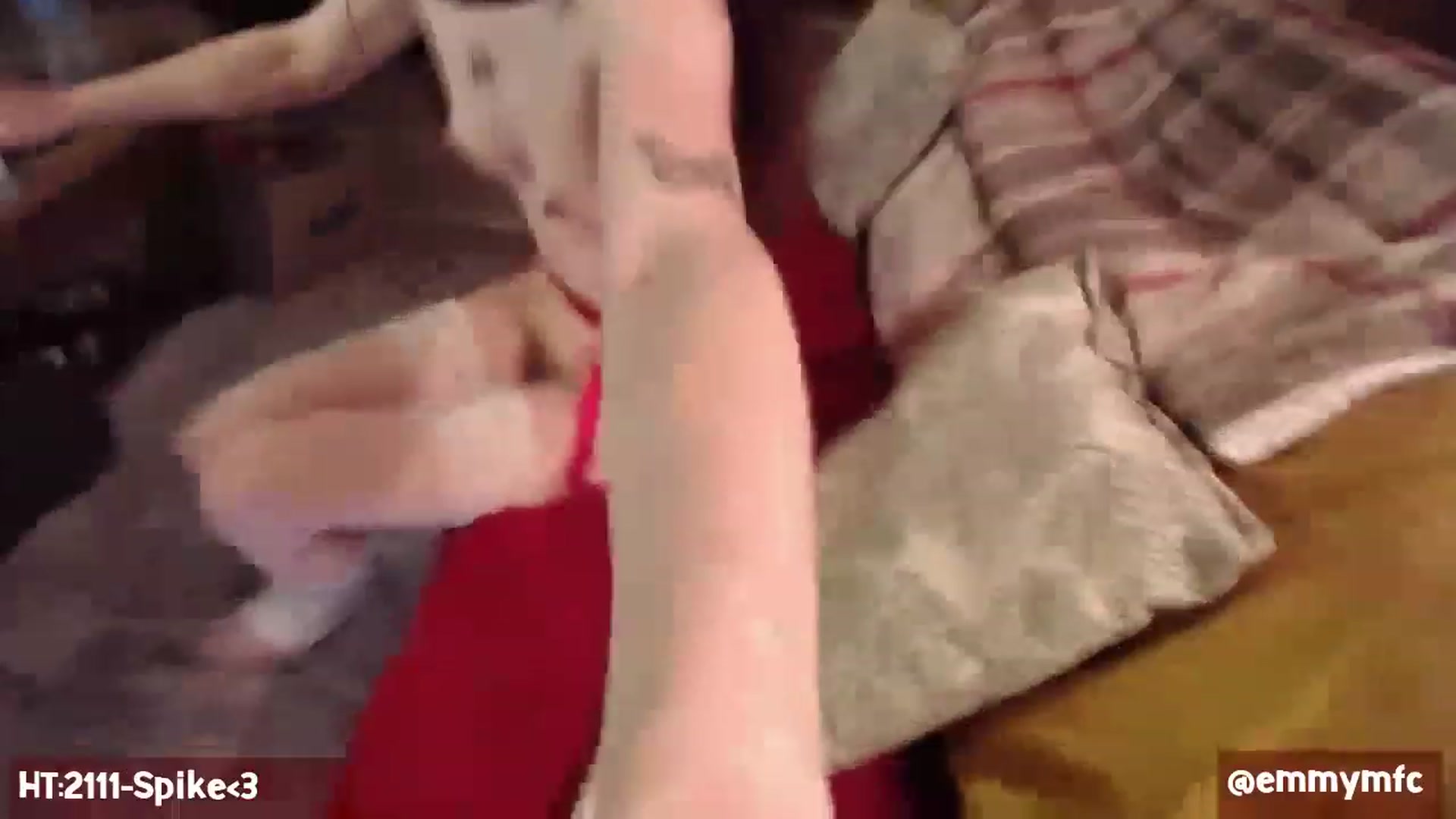 Gallery image thumbnail from Emmy_Rose's myfreecams stream on, 12/16/2022, 03:42 image 8 of 20
