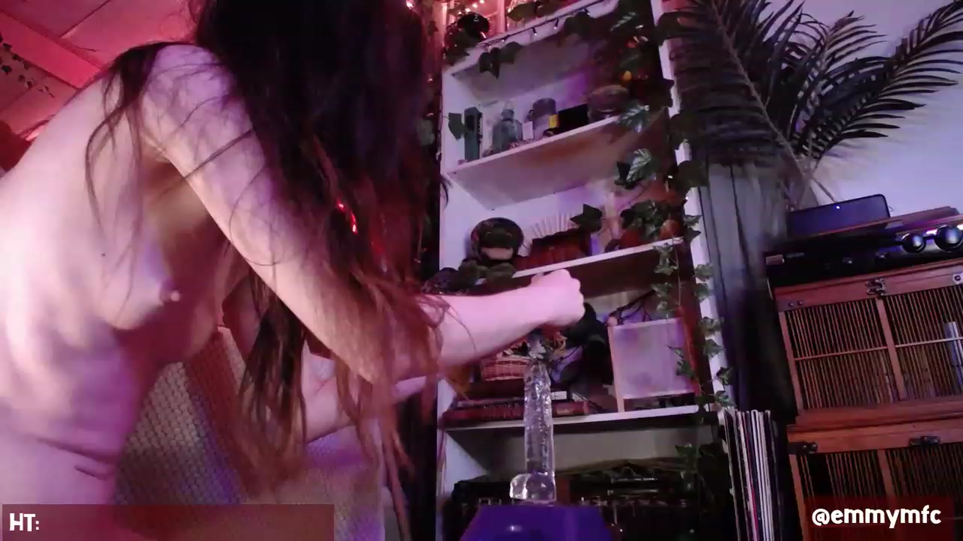 Gallery image thumbnail from Emmy_Rose's myfreecams stream on, 04/14/2023, 03:50 image 8 of 20
