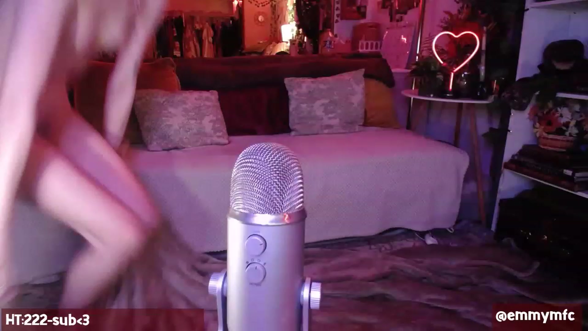 Gallery image thumbnail from Emmy_Rose's myfreecams stream on, 05/01/2023, 04:37 image 8 of 20