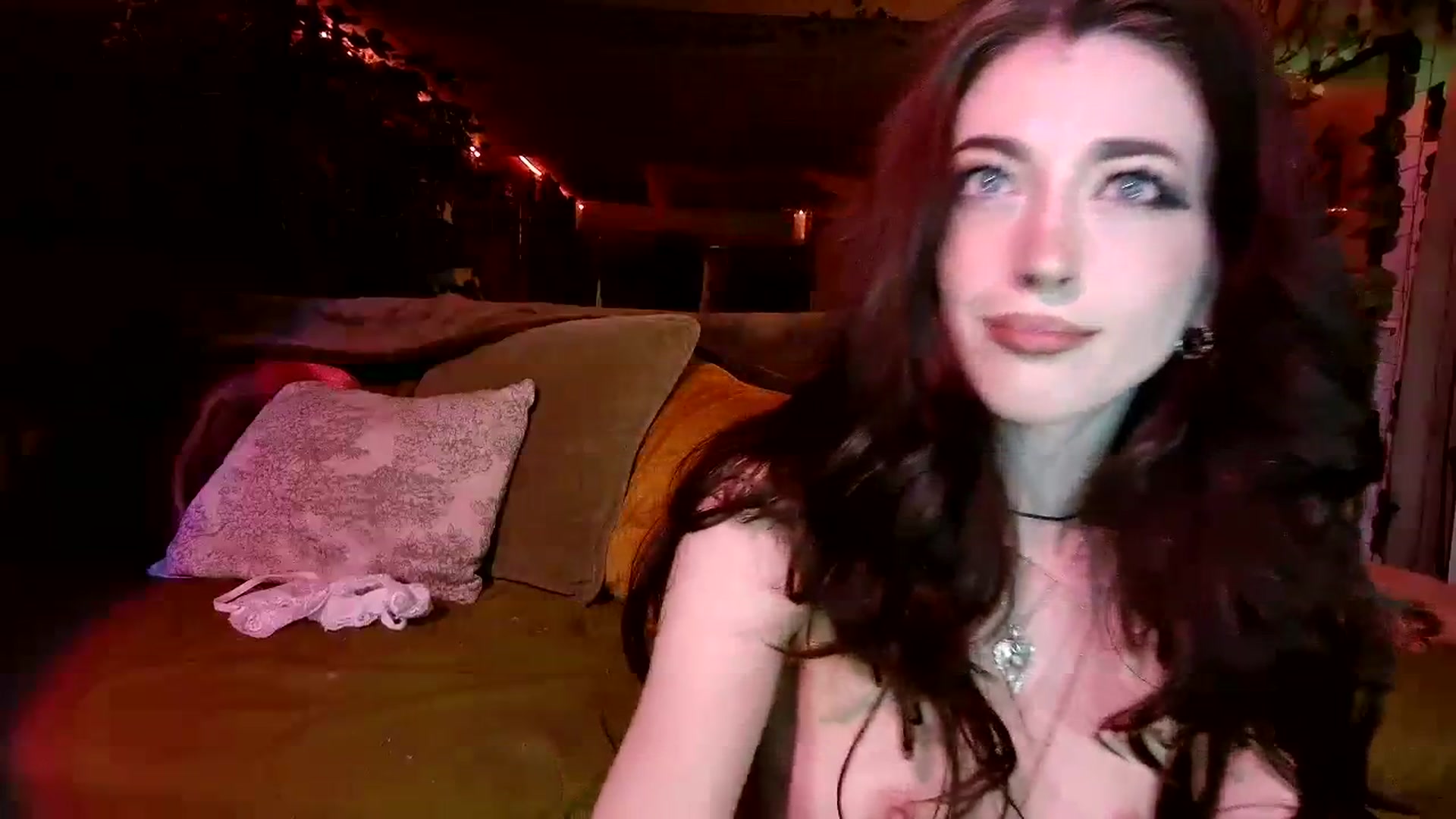 Gallery image thumbnail from Emmy_Rose's myfreecams stream on, 01/16/2024, 05:14 image 7 of 20