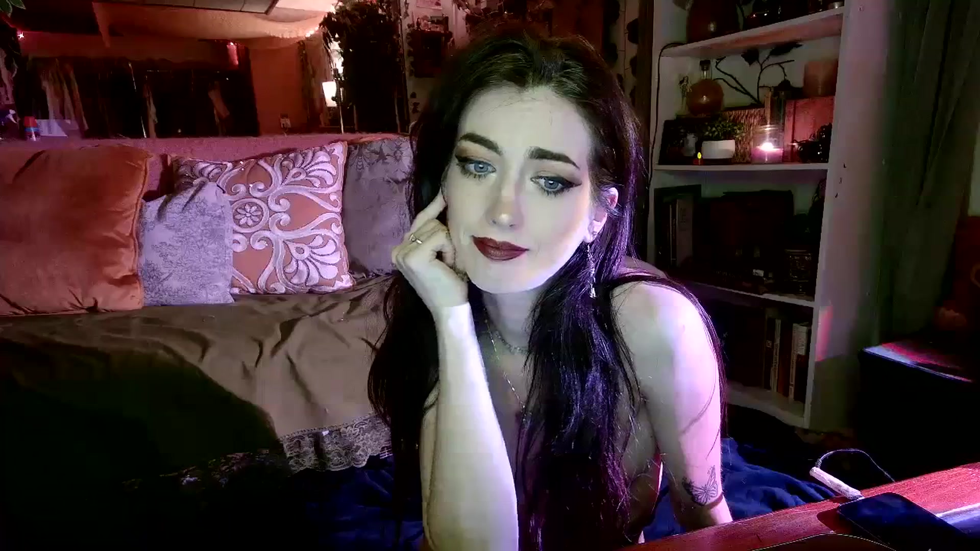 Gallery image thumbnail from Emmy_Rose's myfreecams stream on, 03/15/2024, 04:21 image 17 of 20