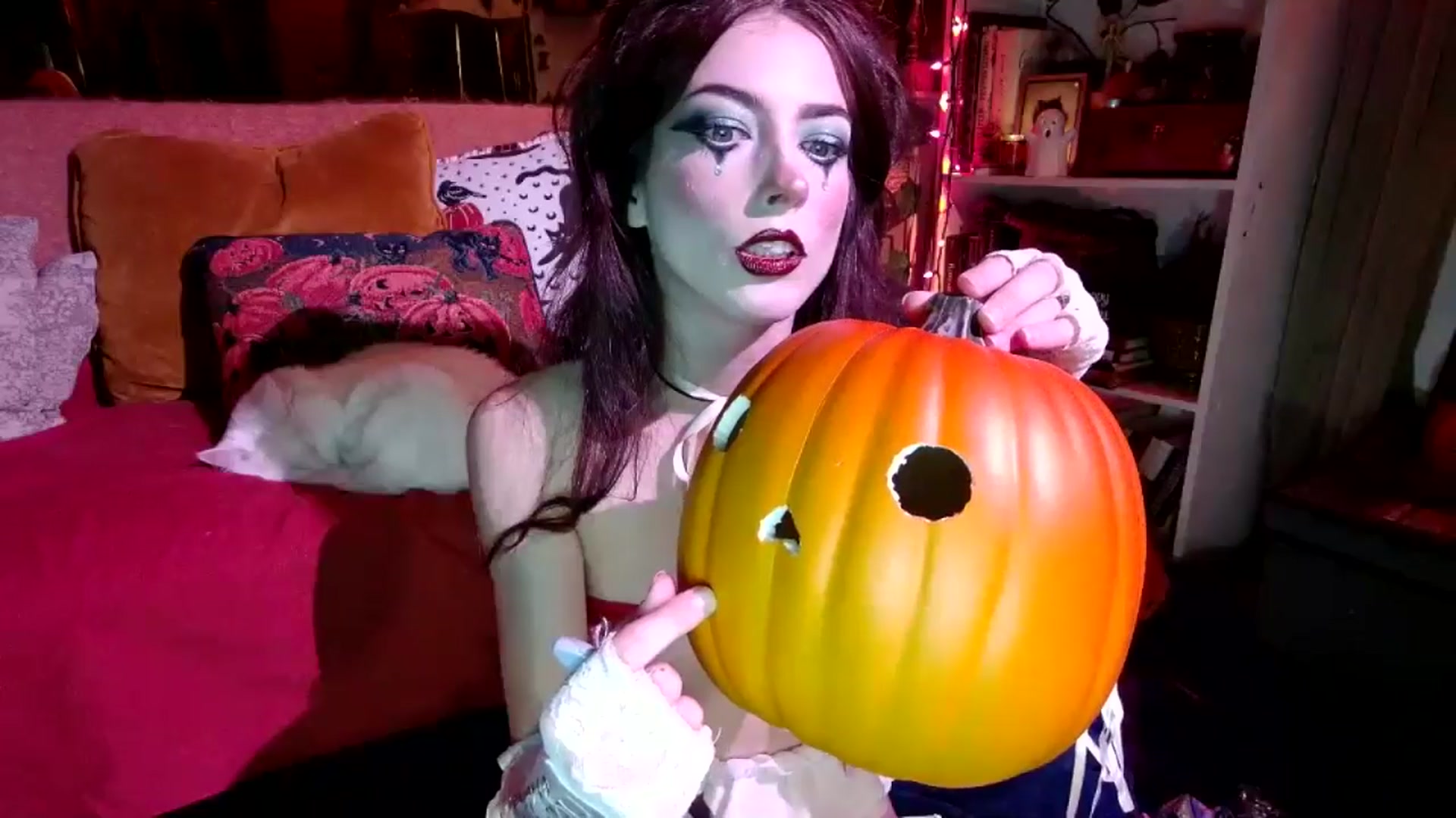 Gallery image thumbnail from Emmy_Rose's myfreecams stream on, 10/15/2024, 02:59 image 6 of 20