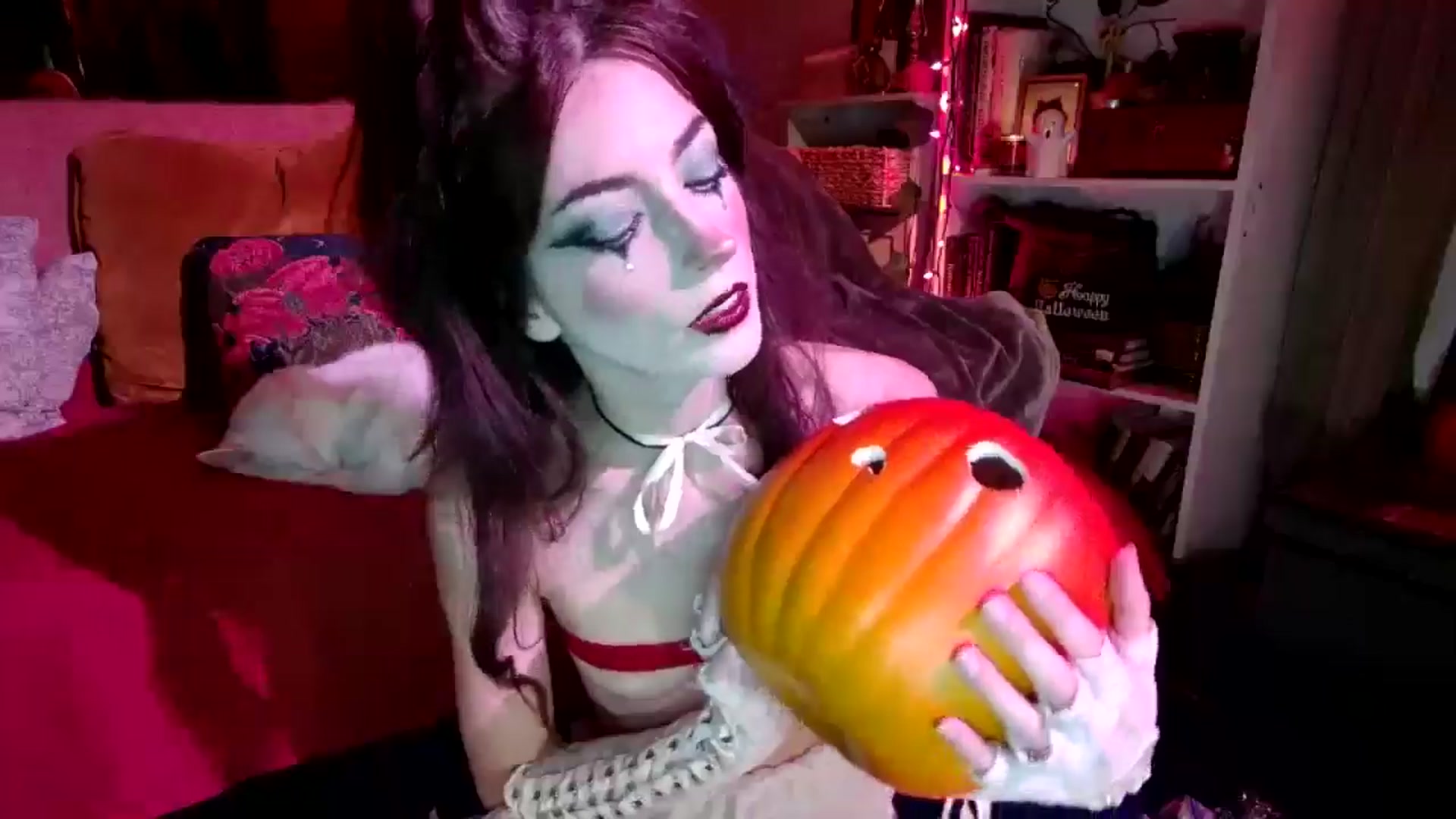 Gallery image thumbnail from Emmy_Rose's myfreecams stream on, 10/15/2024, 02:59 image 7 of 20