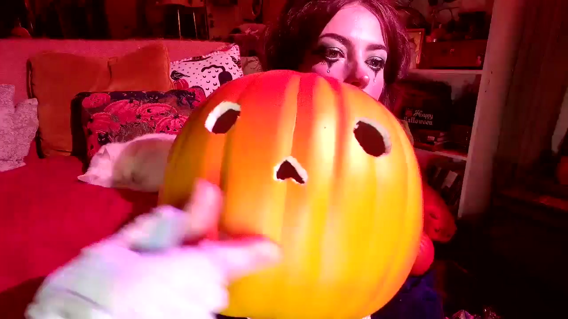 Gallery image thumbnail from Emmy_Rose's myfreecams stream on, 10/15/2024, 02:59 image 4 of 20