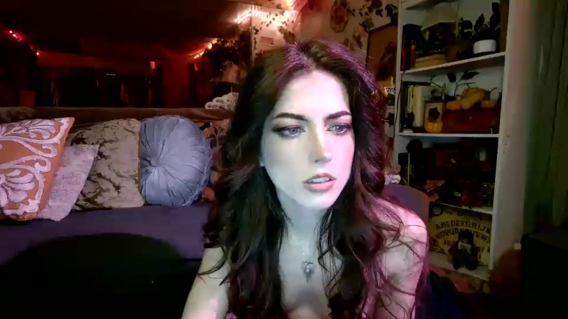 Gallery image thumbnail from Emmy_Rose's myfreecams stream on, 11/08/2024, 05:03 image 12 of 20