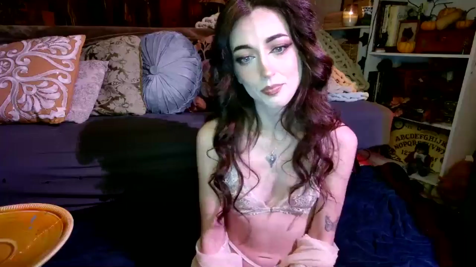 Gallery image thumbnail from Emmy_Rose's myfreecams stream on, 11/08/2024, 05:03 image 2 of 20