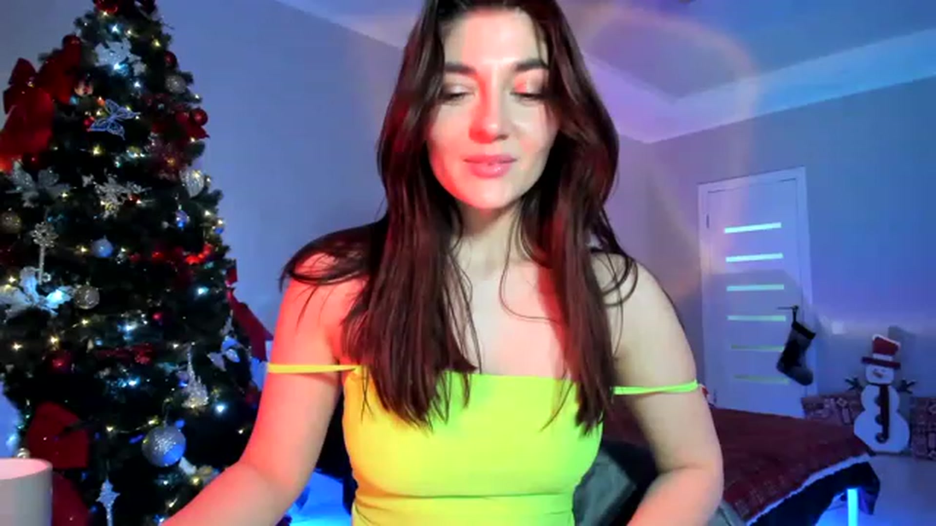 Gallery image thumbnail from Emmy___'s myfreecams stream on, 12/01/2022, 13:35 image 5 of 20
