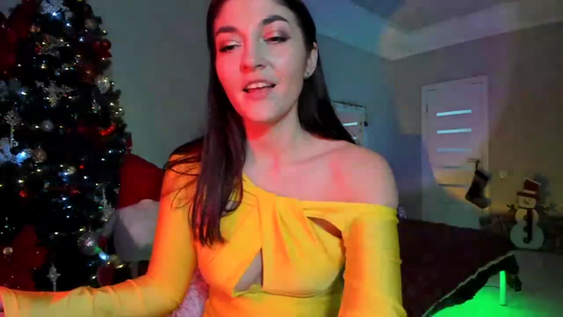 Gallery image thumbnail from Emmy___'s myfreecams stream on, 12/03/2022, 08:46 image 13 of 20