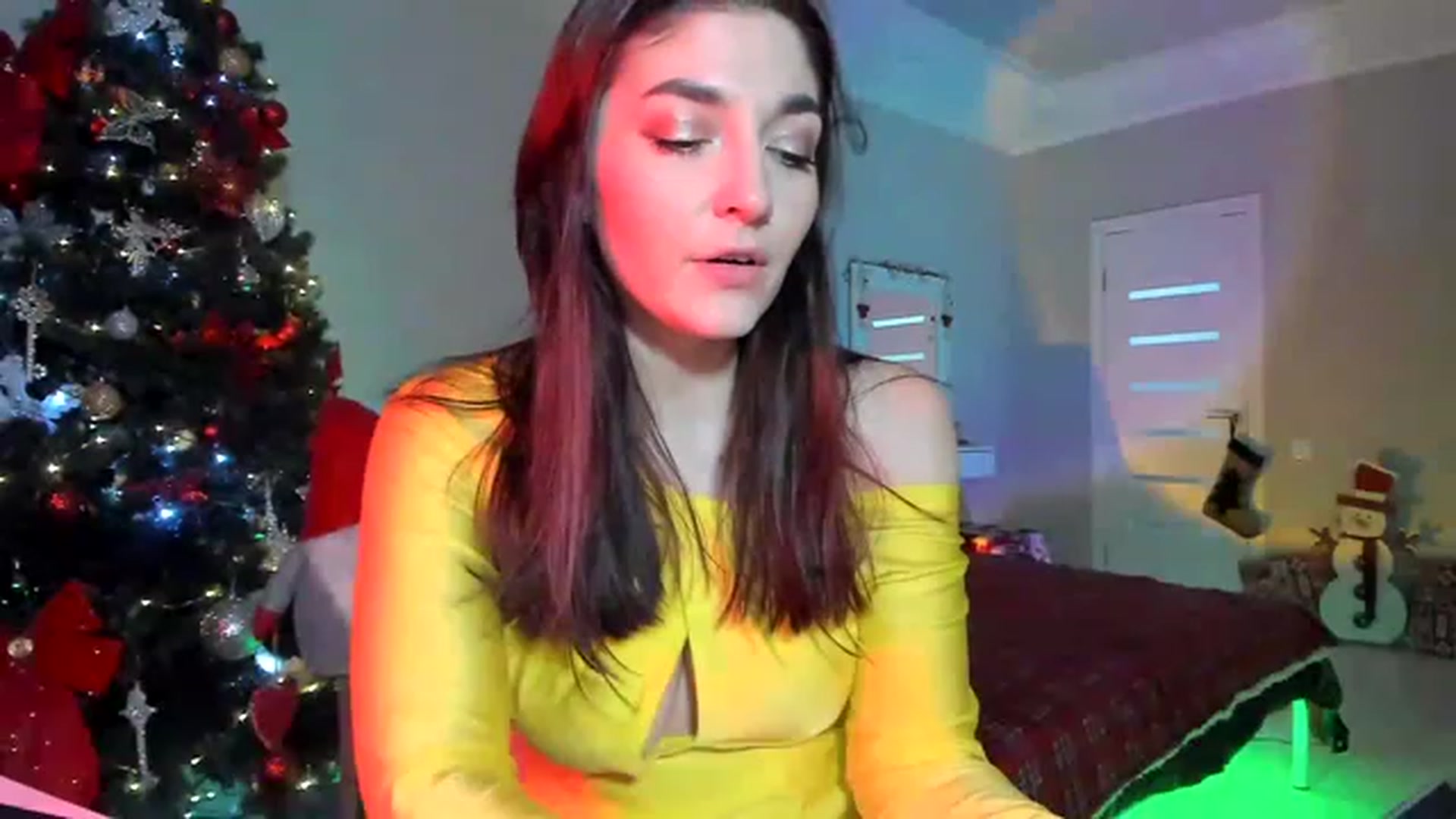Gallery image thumbnail from Emmy___'s myfreecams stream on, 12/03/2022, 08:46 image 15 of 20