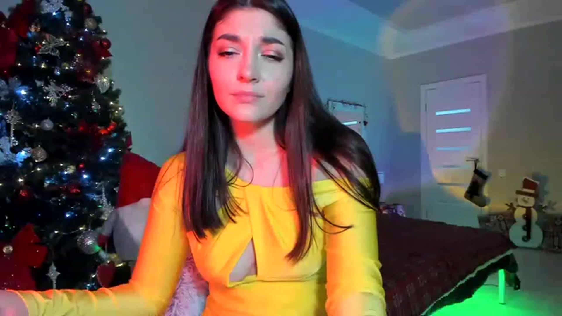 Gallery image thumbnail from Emmy___'s myfreecams stream on, 12/03/2022, 08:46 image 14 of 20