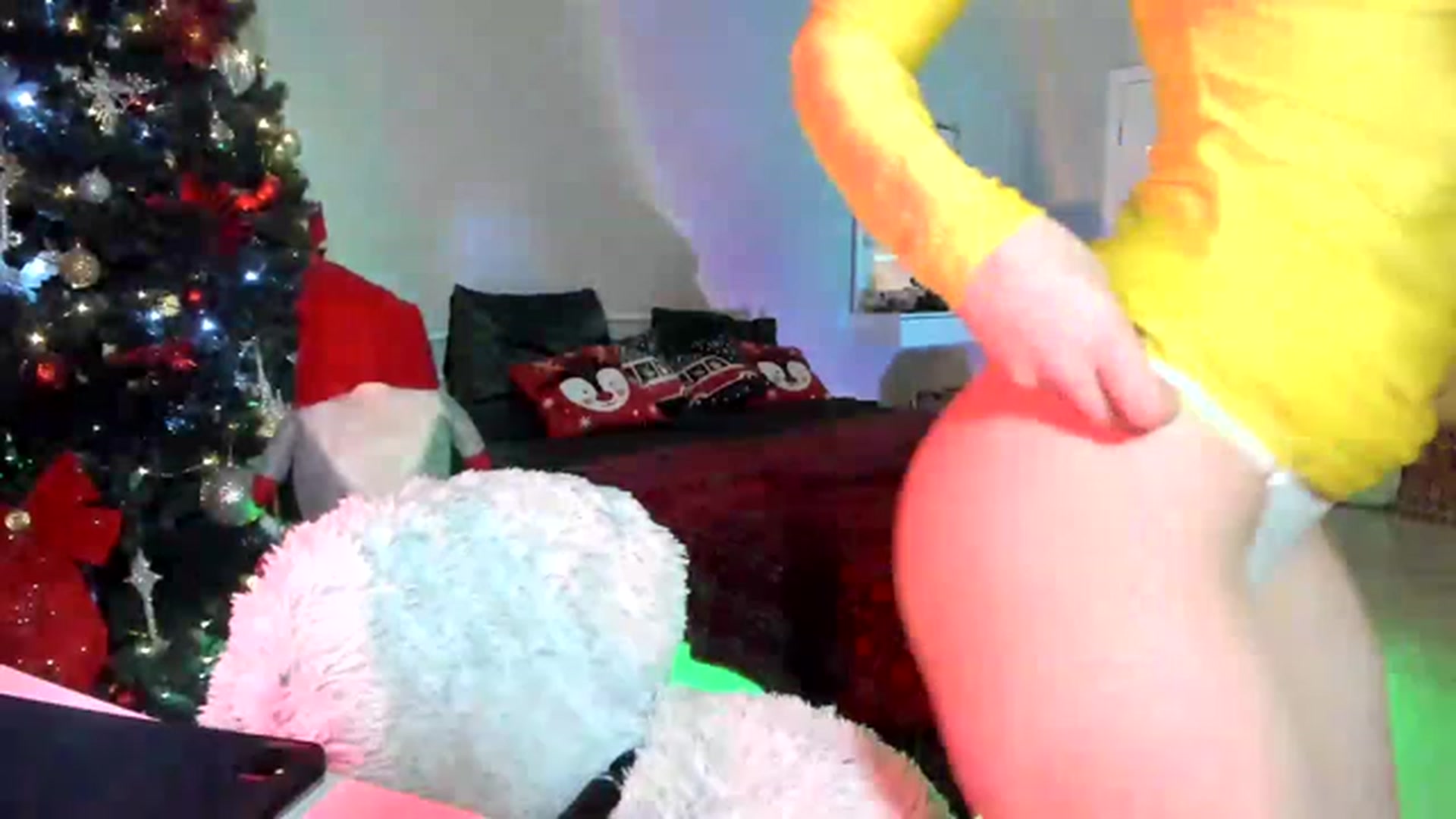 Gallery image thumbnail from Emmy___'s myfreecams stream on, 12/03/2022, 08:46 image 11 of 20