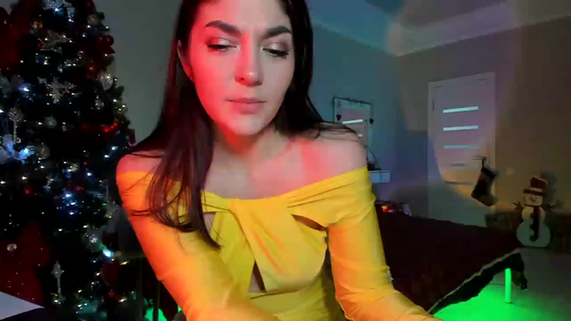 Gallery image thumbnail from Emmy___'s myfreecams stream on, 12/03/2022, 09:33 image 3 of 20