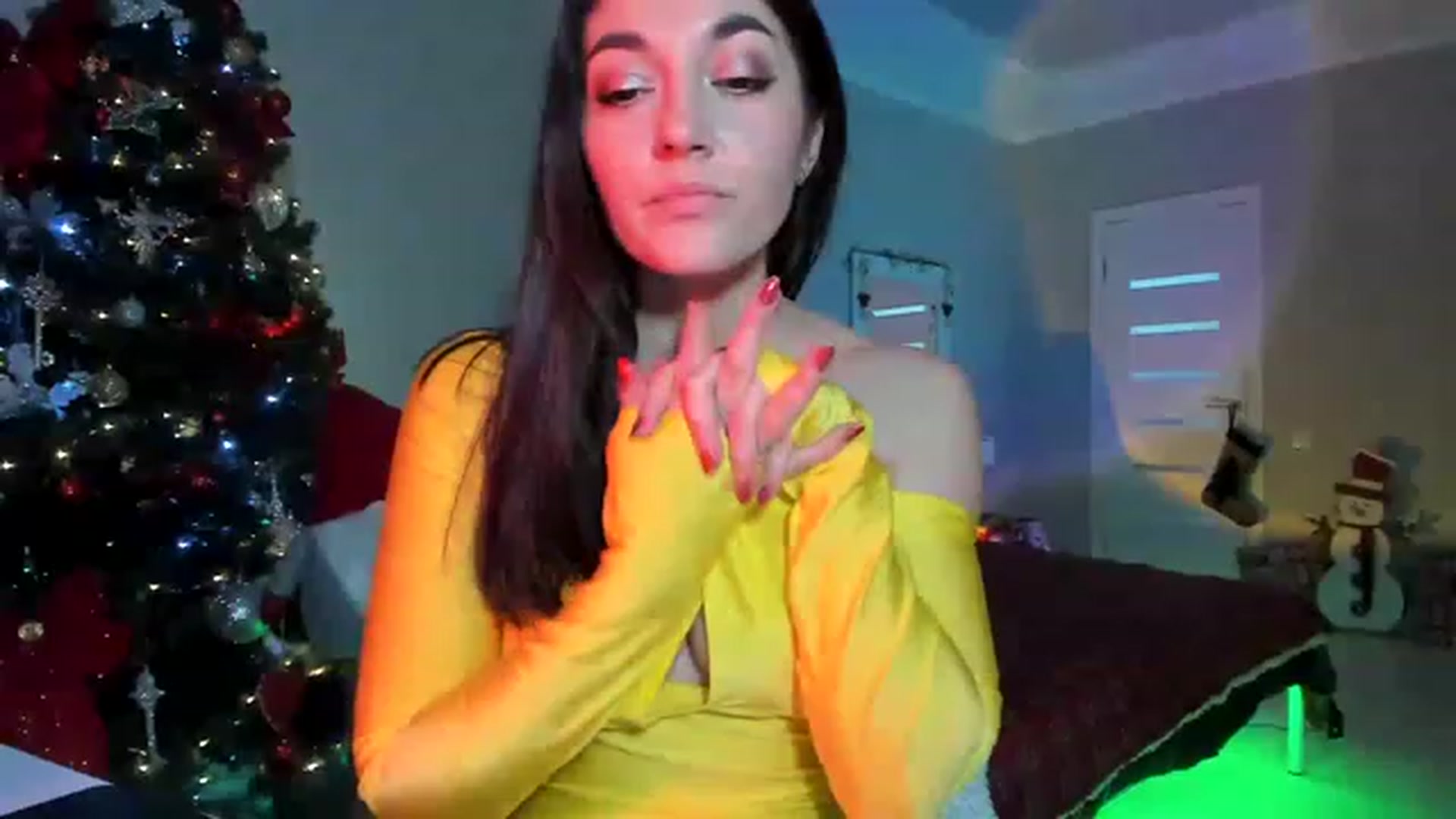 Gallery image thumbnail from Emmy___'s myfreecams stream on, 12/03/2022, 09:33 image 4 of 20