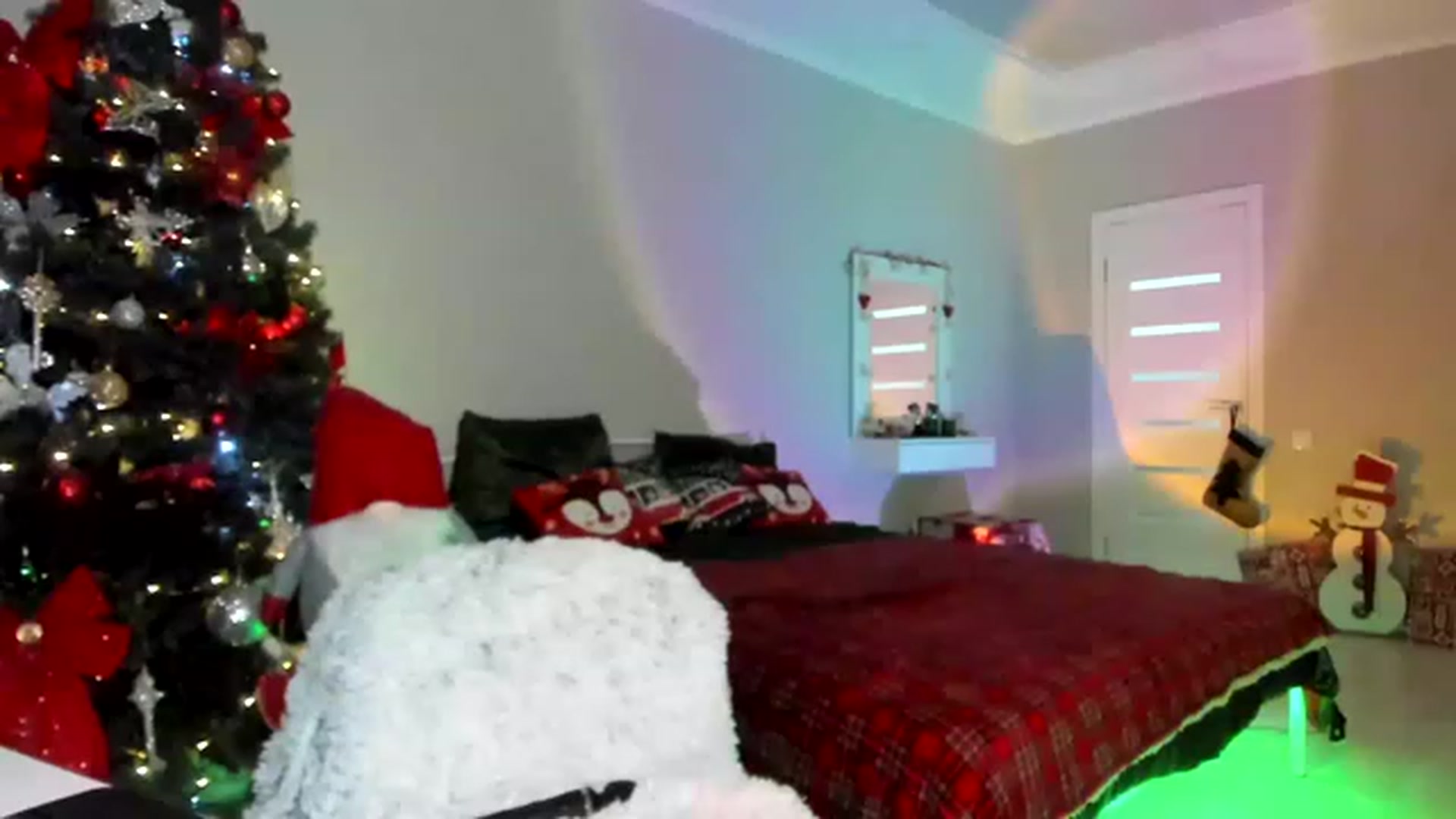 Gallery image thumbnail from Emmy___'s myfreecams stream on, 12/03/2022, 09:33 image 1 of 20