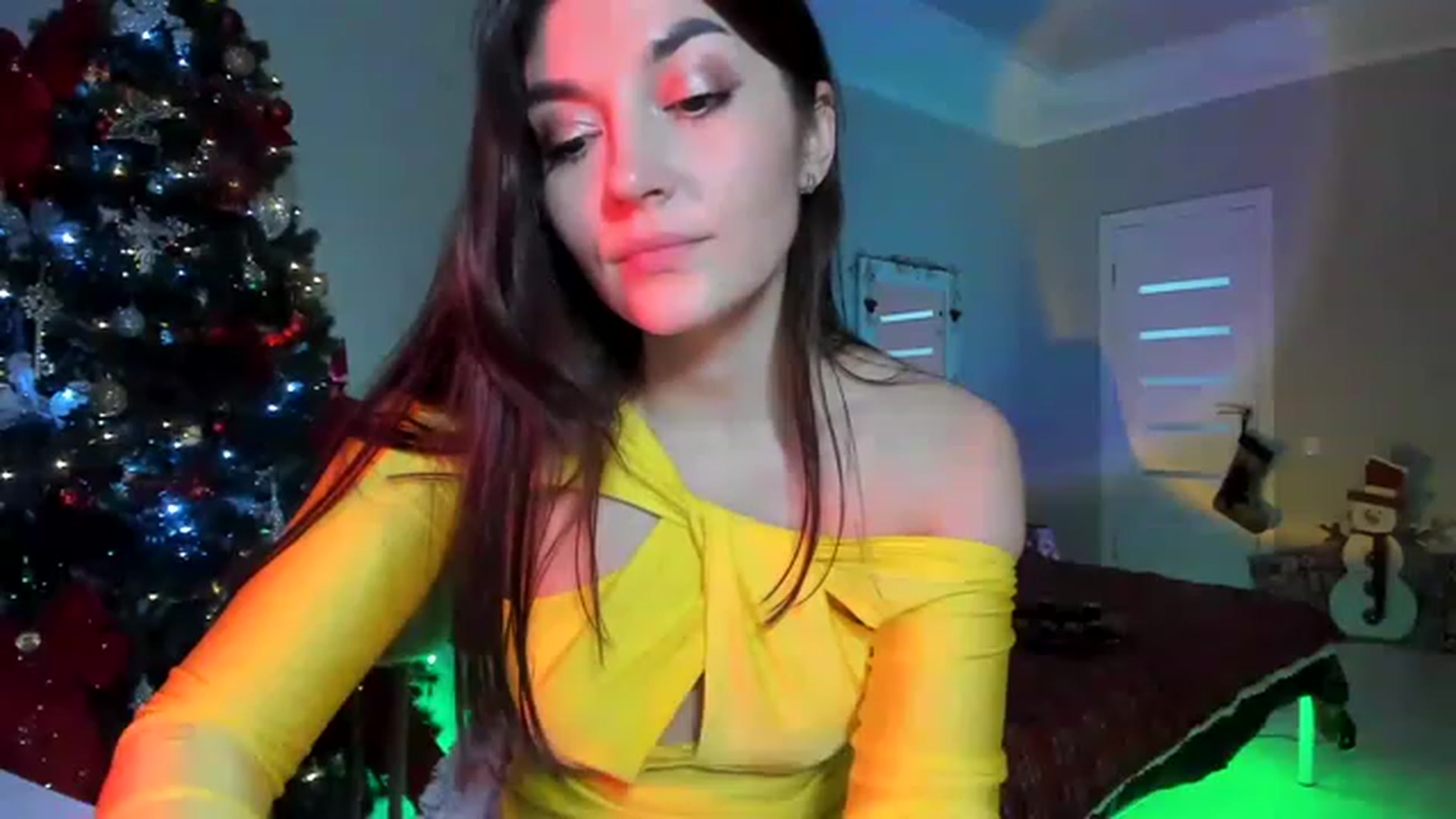 Gallery image thumbnail from Emmy___'s myfreecams stream on, 12/03/2022, 10:07 image 2 of 20