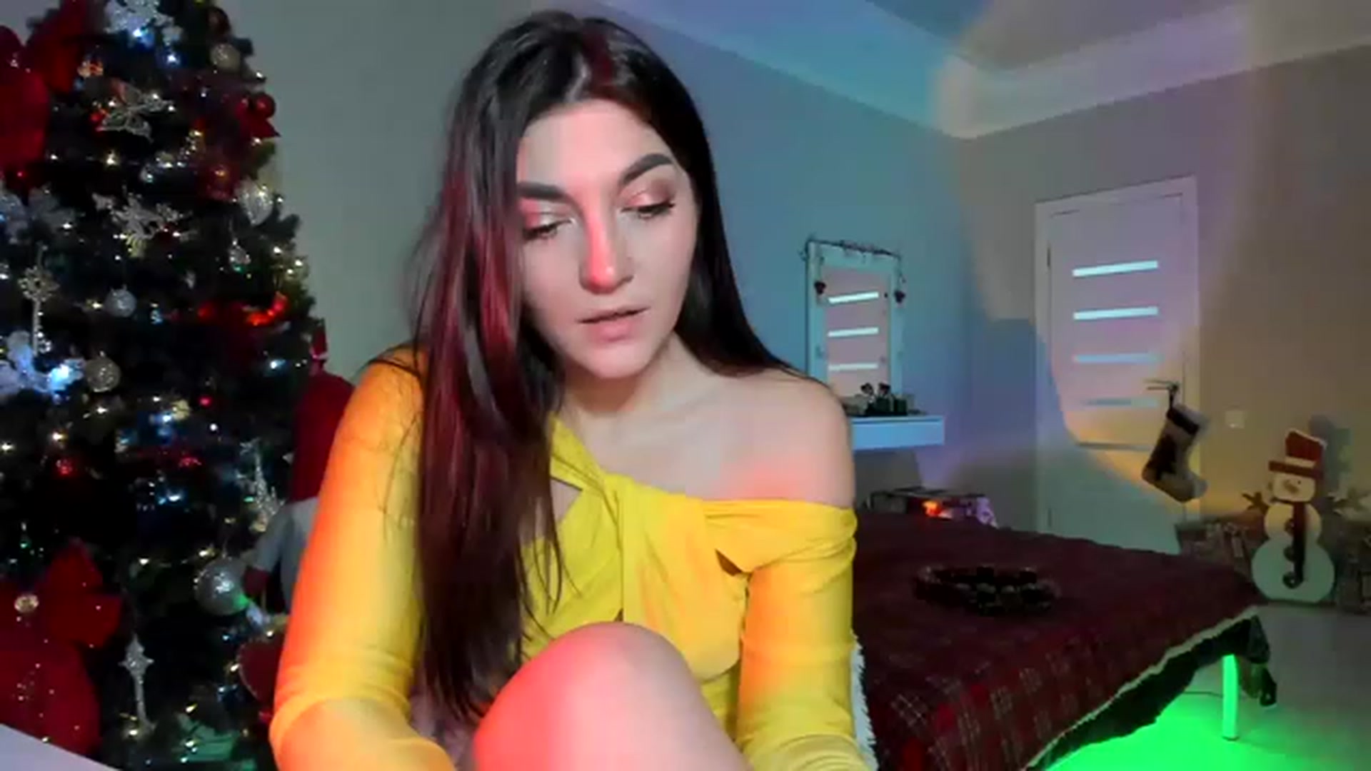 Gallery image thumbnail from Emmy___'s myfreecams stream on, 12/03/2022, 10:07 image 3 of 20
