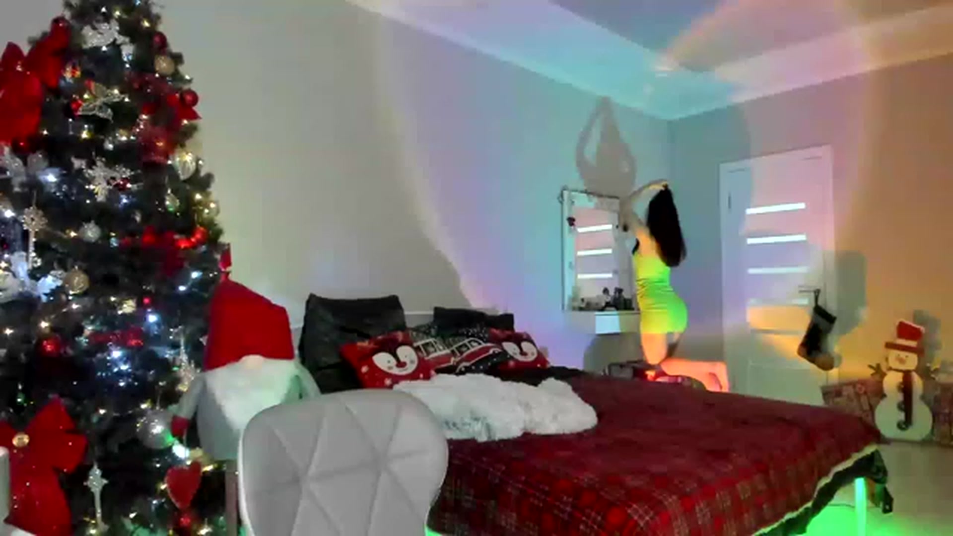 Gallery image thumbnail from Emmy___'s myfreecams stream on, 12/03/2022, 11:42 image 19 of 20