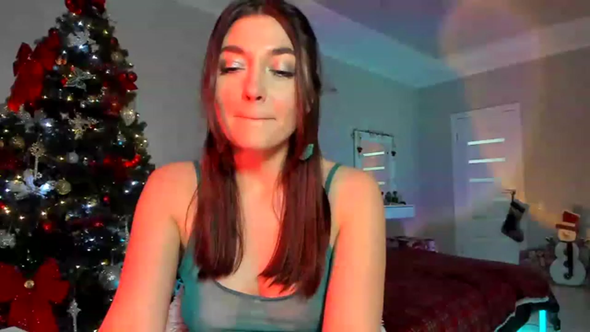 Gallery image thumbnail from Emmy___'s myfreecams stream on, 12/04/2022, 10:41 image 17 of 20