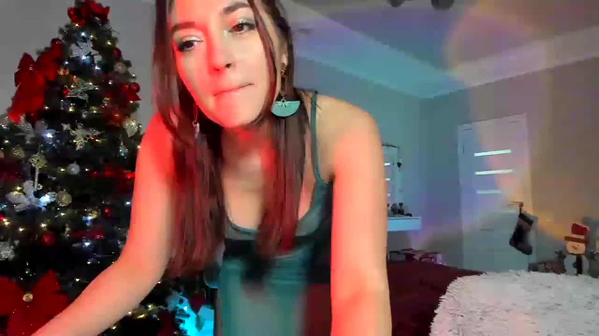 Gallery image thumbnail from Emmy___'s myfreecams stream on, 12/04/2022, 10:41 image 19 of 20