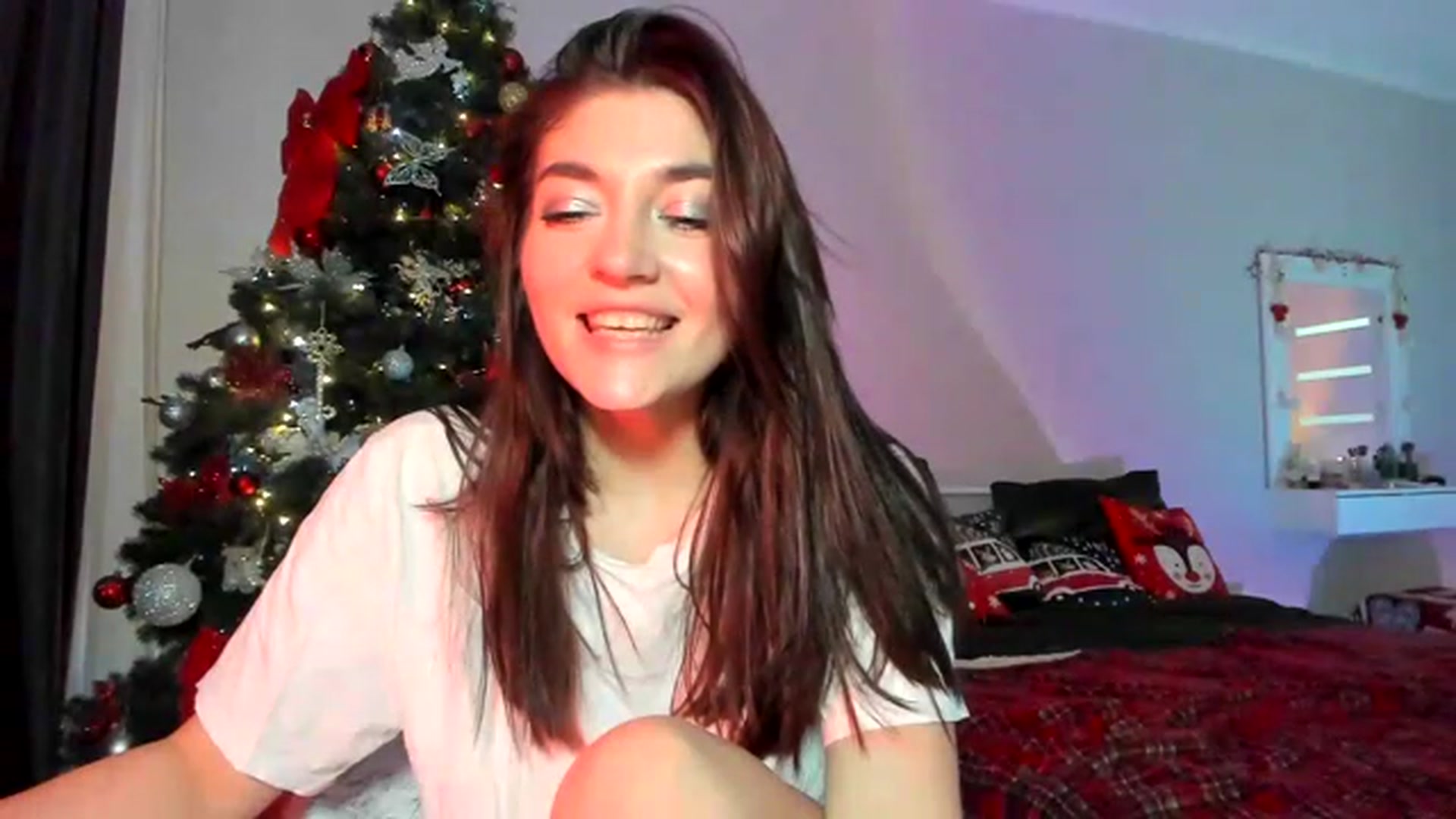 Gallery image thumbnail from Emmy___'s myfreecams stream on, 12/04/2022, 12:43 image 10 of 20