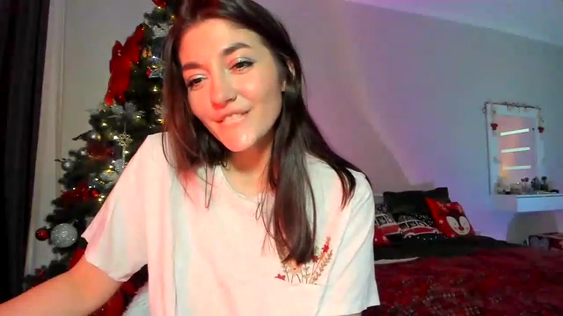 Gallery image thumbnail from Emmy___'s myfreecams stream on, 12/04/2022, 12:43 image 13 of 20