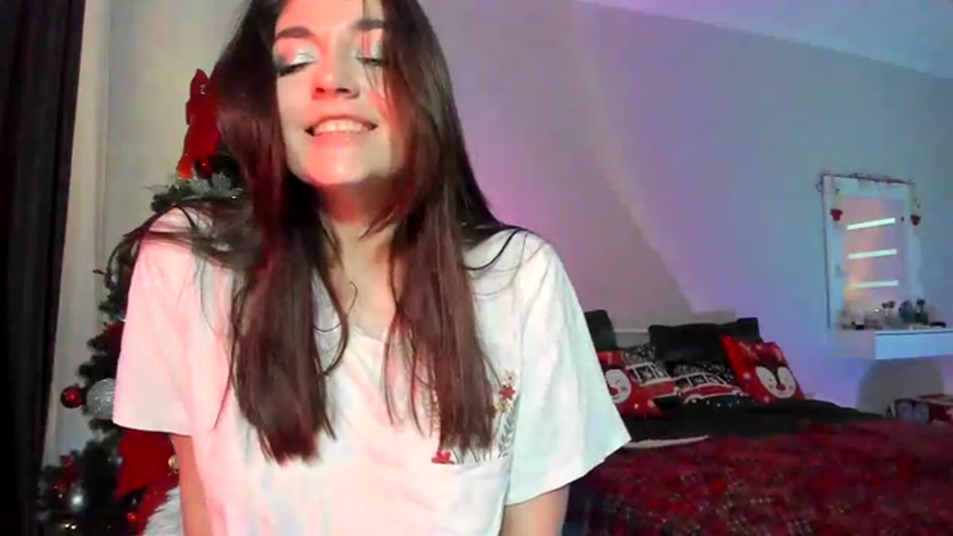 Gallery image thumbnail from Emmy___'s myfreecams stream on, 12/04/2022, 12:43 image 16 of 20