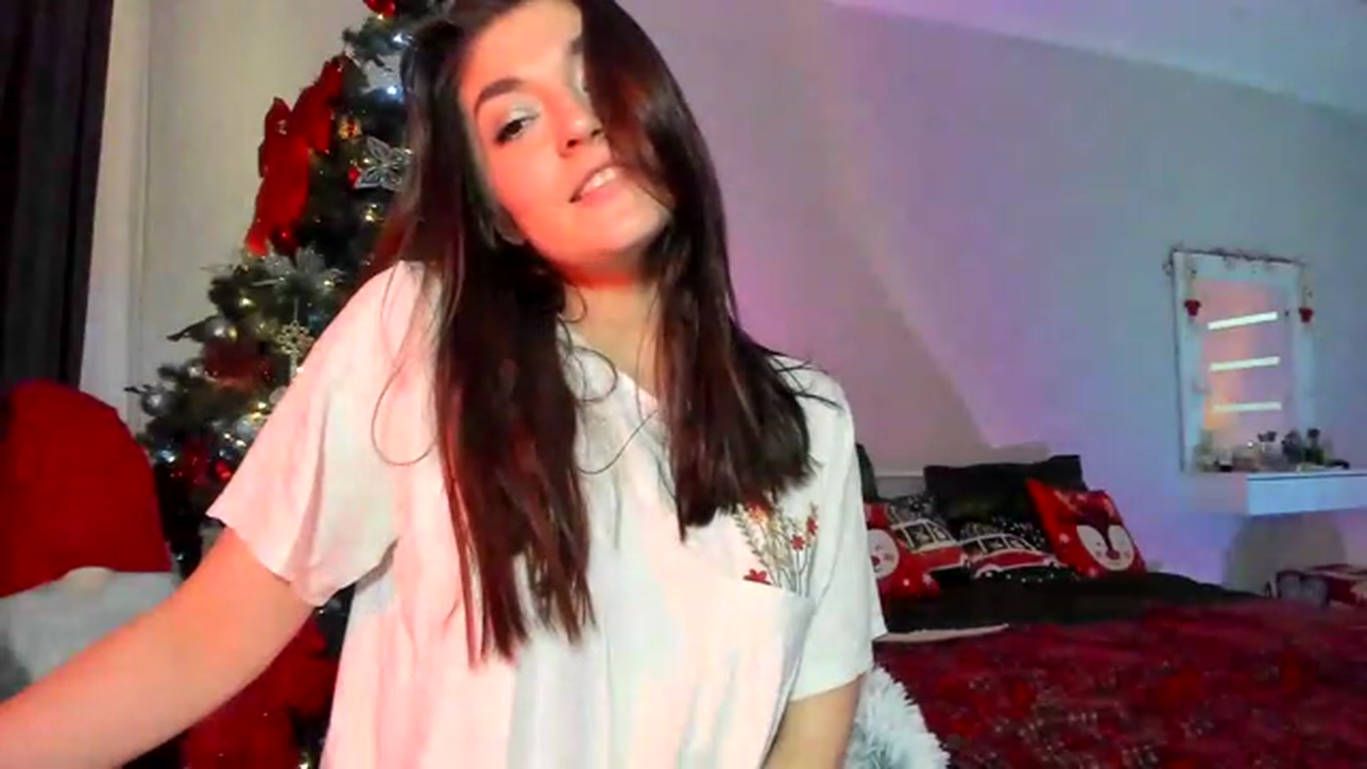 Gallery image thumbnail from Emmy___'s myfreecams stream on, 12/04/2022, 12:43 image 17 of 20