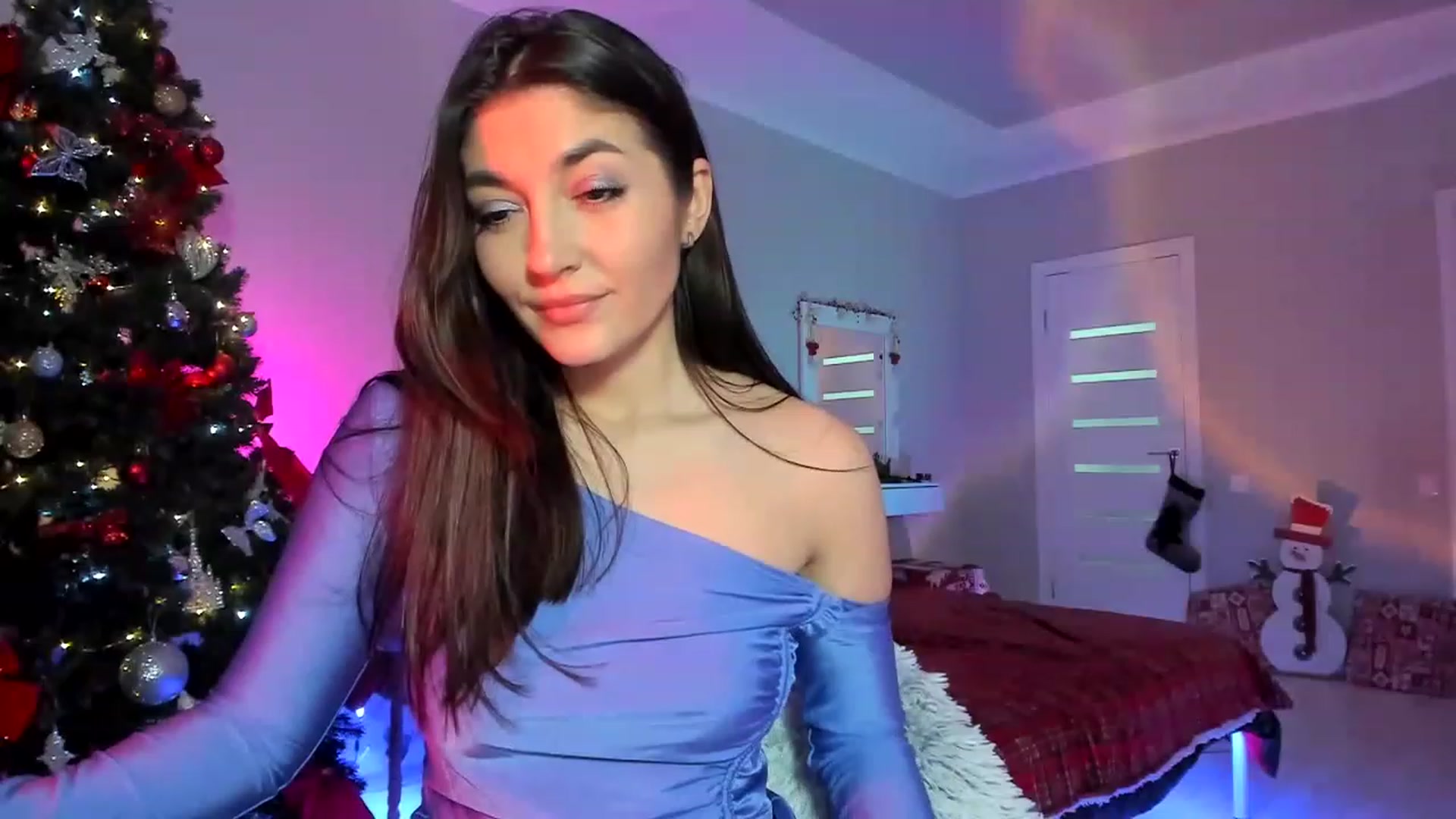 Gallery image thumbnail from Emmy___'s myfreecams stream on, 12/06/2022, 12:36 image 3 of 20