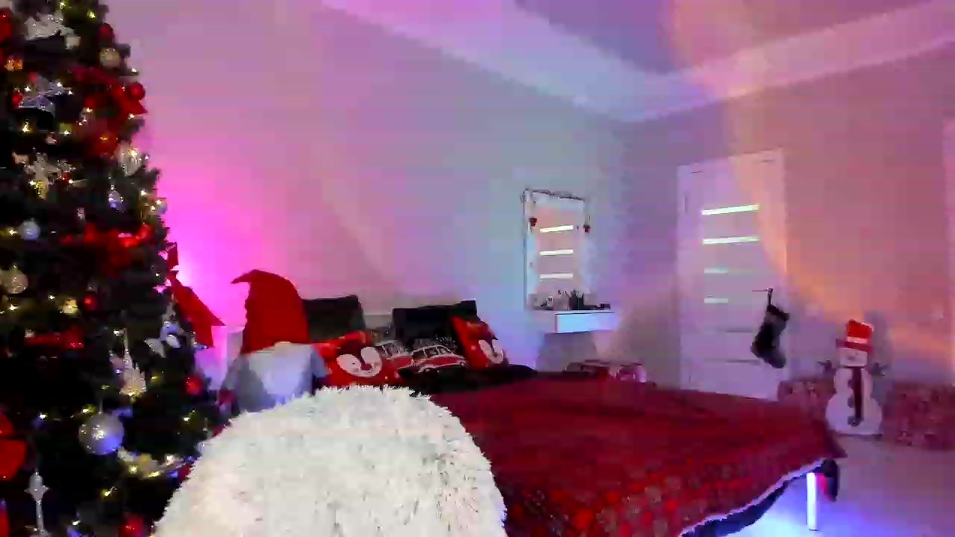 Gallery image thumbnail from Emmy___'s myfreecams stream on, 12/06/2022, 12:36 image 20 of 20