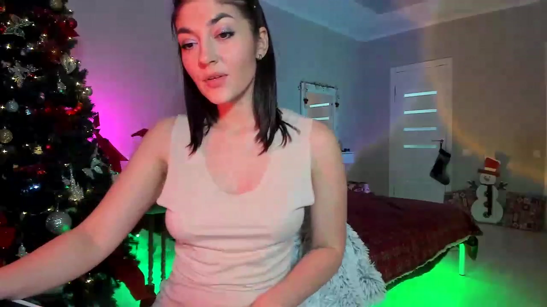 Gallery image thumbnail from Emmy___'s myfreecams stream on, 12/06/2022, 12:59 image 17 of 20