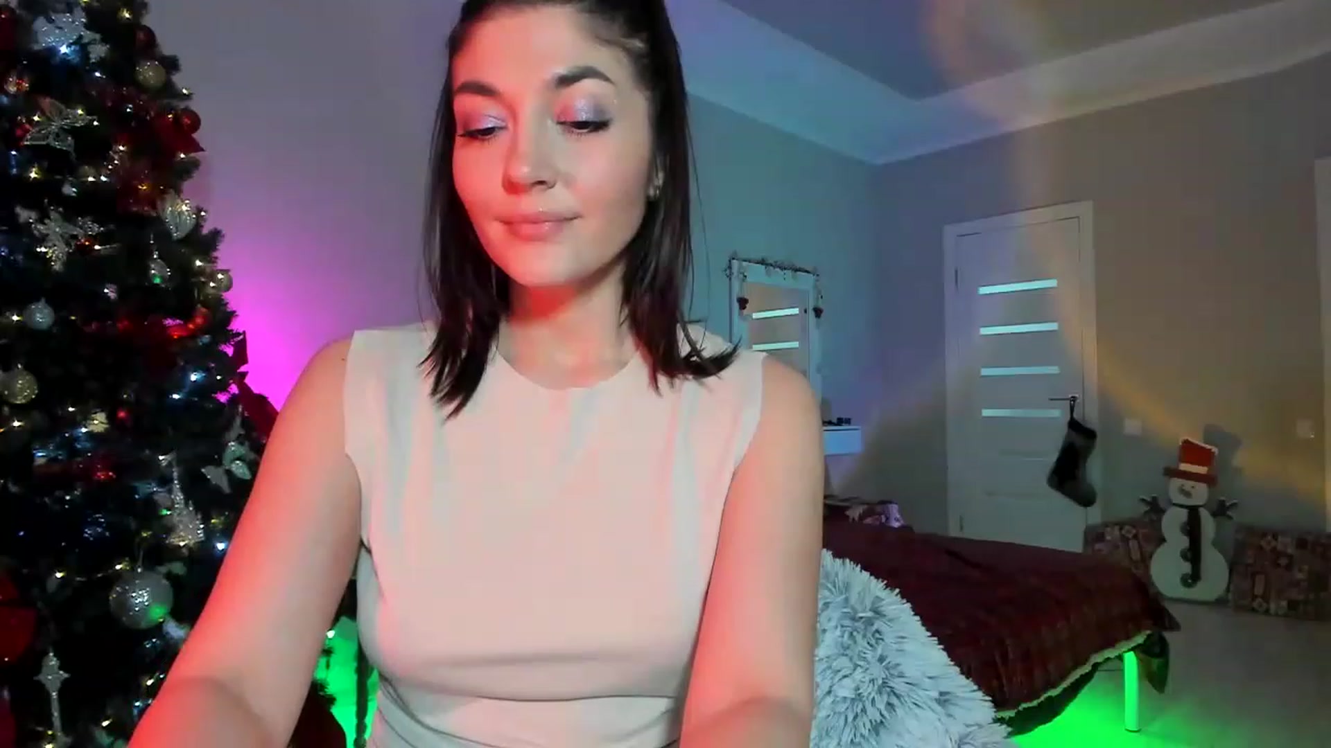 Gallery image thumbnail from Emmy___'s myfreecams stream on, 12/06/2022, 12:59 image 4 of 20