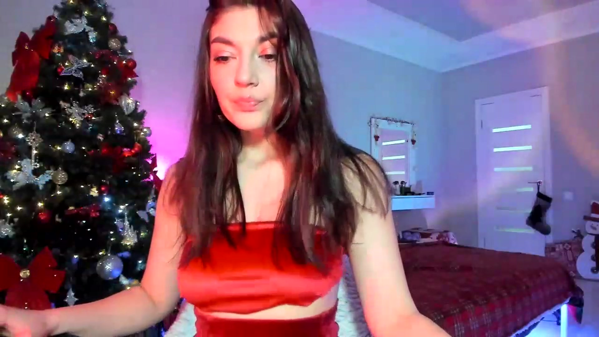 Gallery image thumbnail from Emmy___'s myfreecams stream on, 12/07/2022, 13:01 image 17 of 20