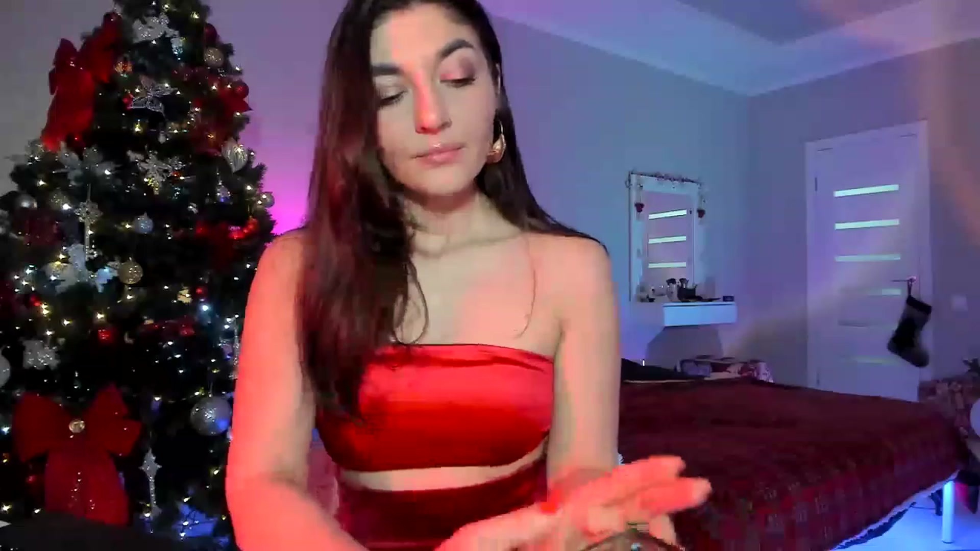 Gallery image thumbnail from Emmy___'s myfreecams stream on, 12/07/2022, 14:08 image 3 of 20