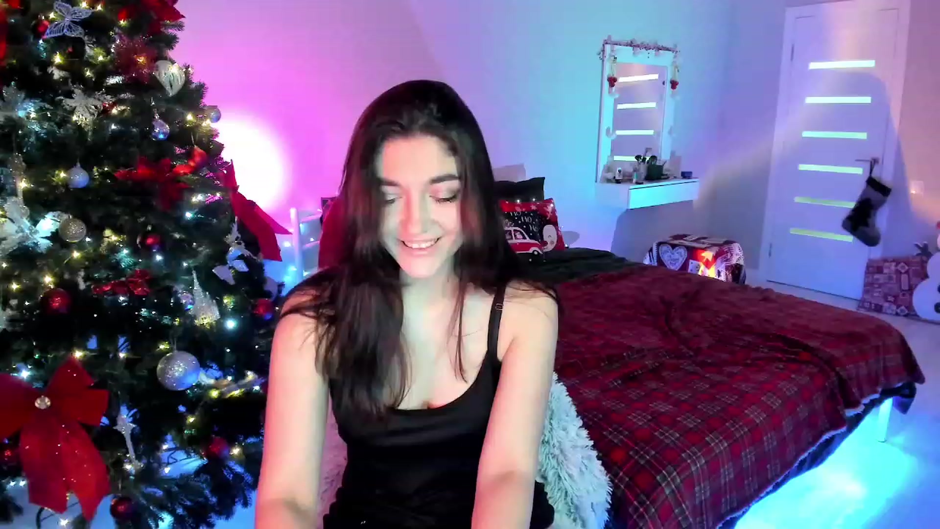 Gallery image thumbnail from Emmy___'s myfreecams stream on, 12/09/2022, 11:52 image 3 of 20