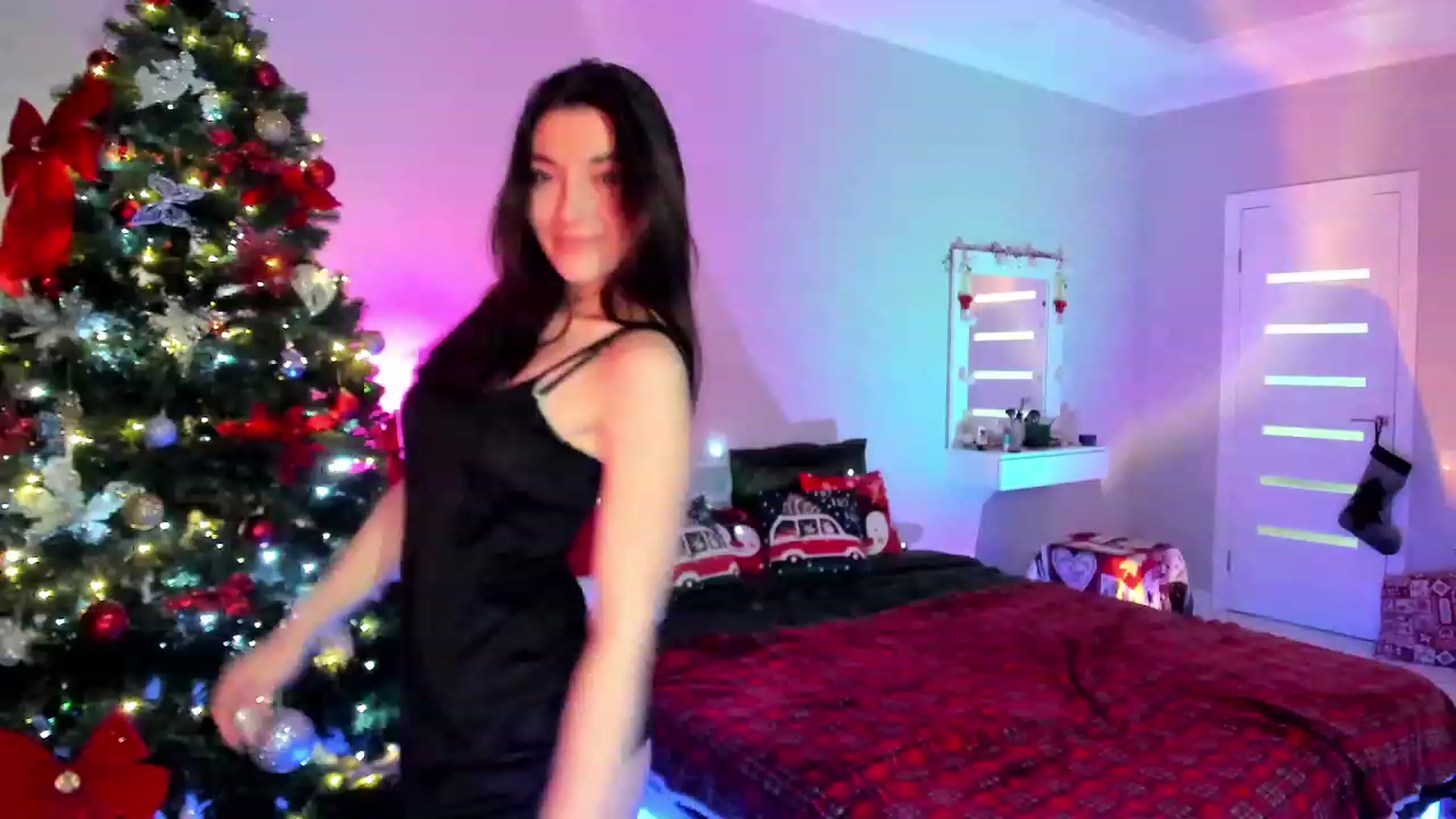 Gallery image thumbnail from Emmy___'s myfreecams stream on, 12/09/2022, 13:29 image 3 of 20