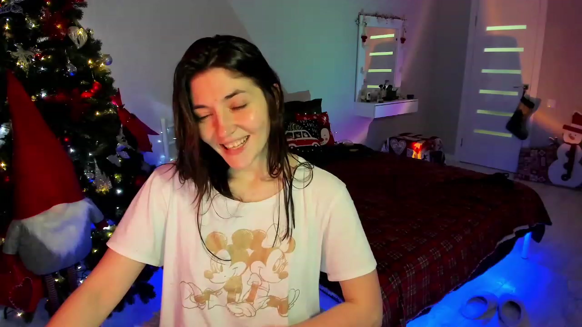 Gallery image thumbnail from Emmy___'s myfreecams stream on, 12/09/2022, 15:52 image 3 of 20