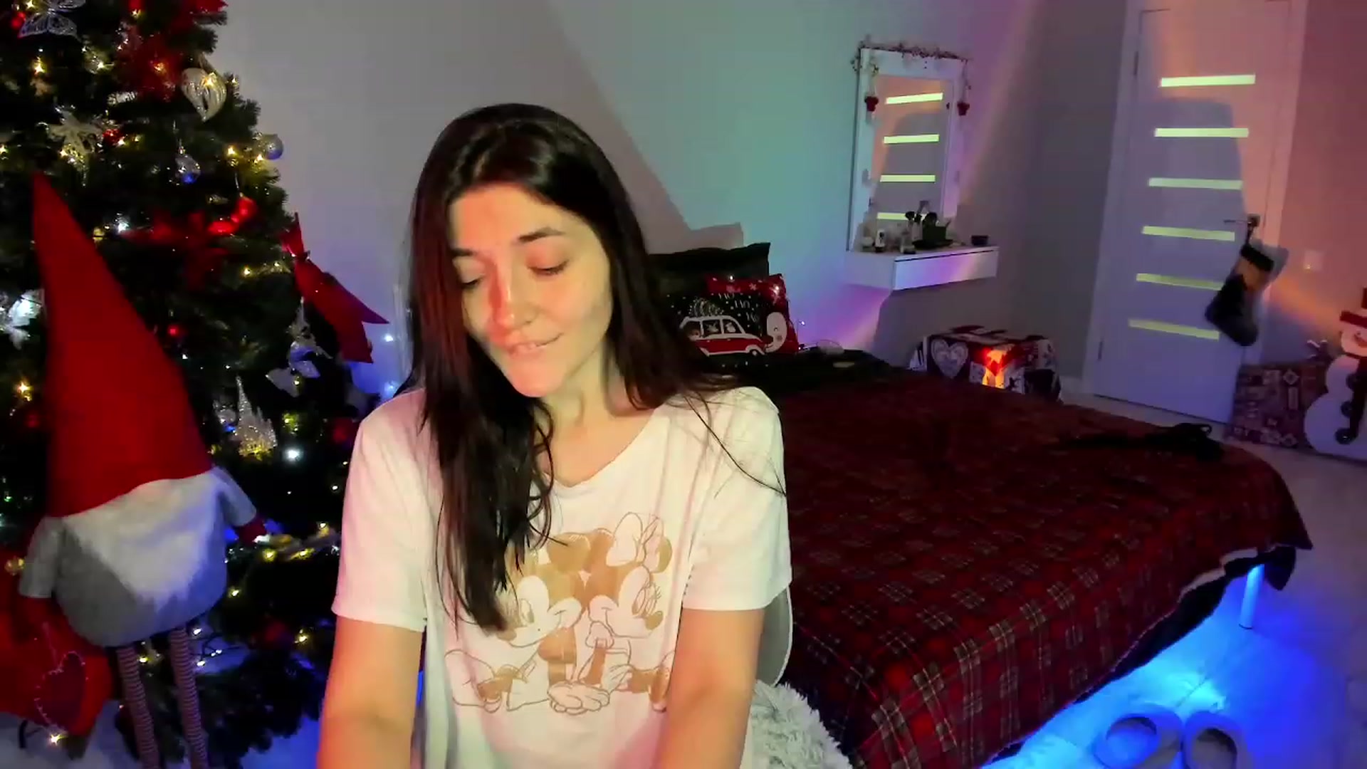 Gallery image thumbnail from Emmy___'s myfreecams stream on, 12/09/2022, 15:52 image 15 of 20