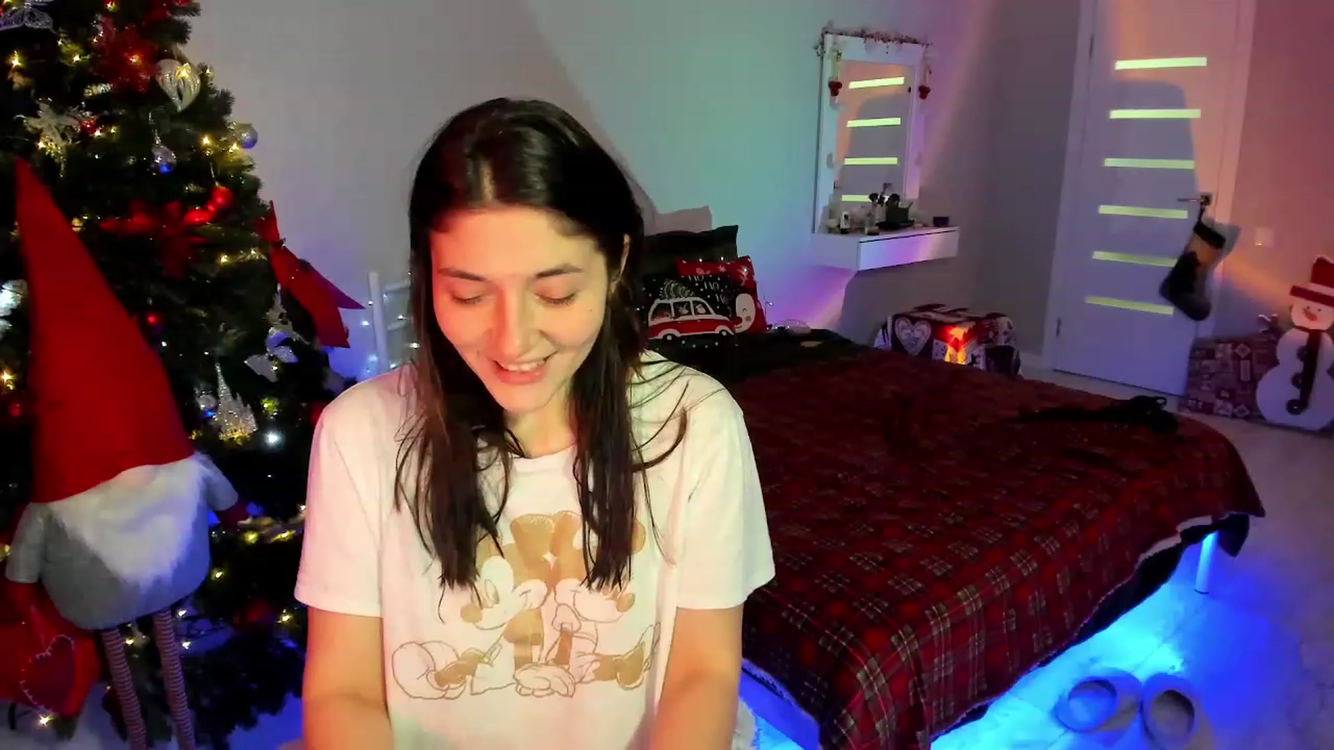 Gallery image thumbnail from Emmy___'s myfreecams stream on, 12/09/2022, 15:52 image 11 of 20