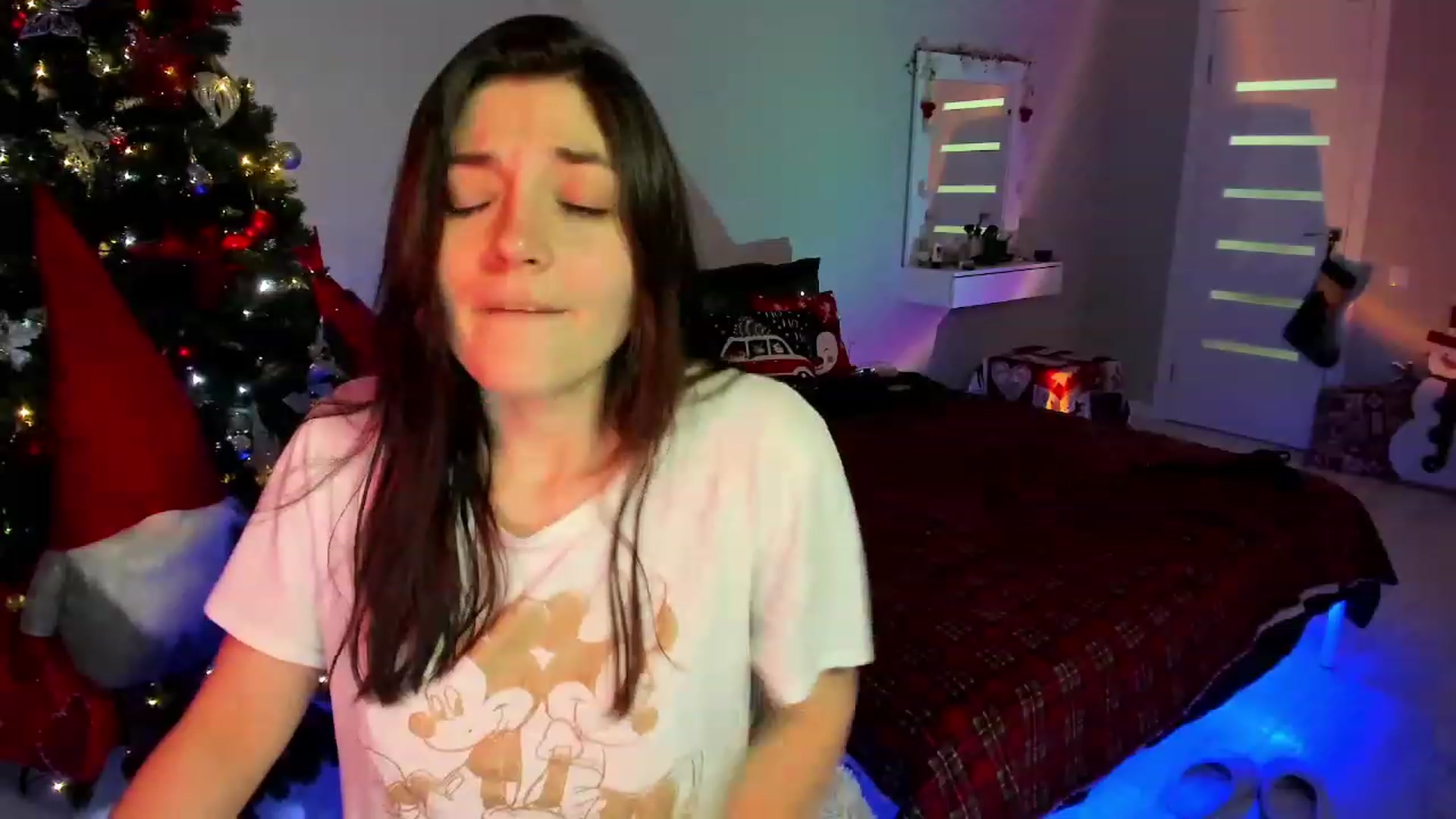 Gallery image thumbnail from Emmy___'s myfreecams stream on, 12/09/2022, 15:52 image 20 of 20